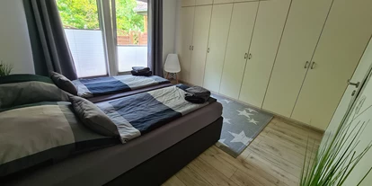 Monteurwohnung - Kaffeemaschine - Schleswig-Holstein - Bett kann auseinandergestellt werden -> 90x200 - Wohnung Am Wallmuseum 1-7 Personen