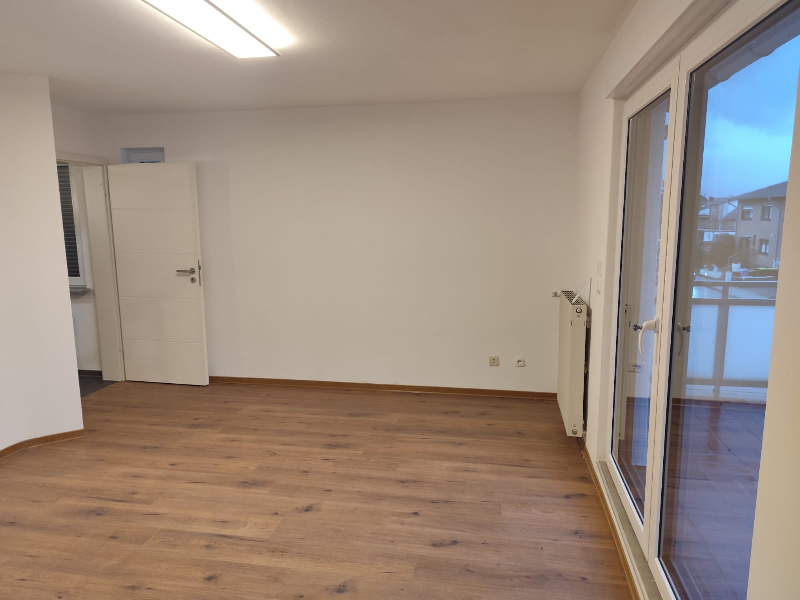 Monteurzimmer: Möbliertes Haus 260m² für 6-10 Personen   