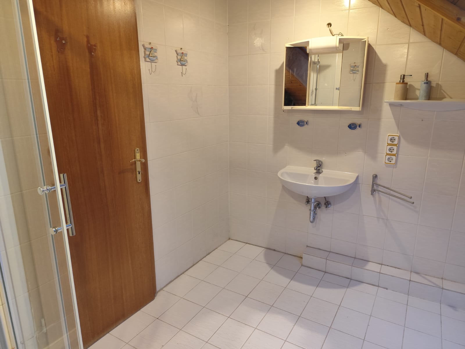 Monteurzimmer: Möbliertes Haus 260m² für 6-10 Personen   