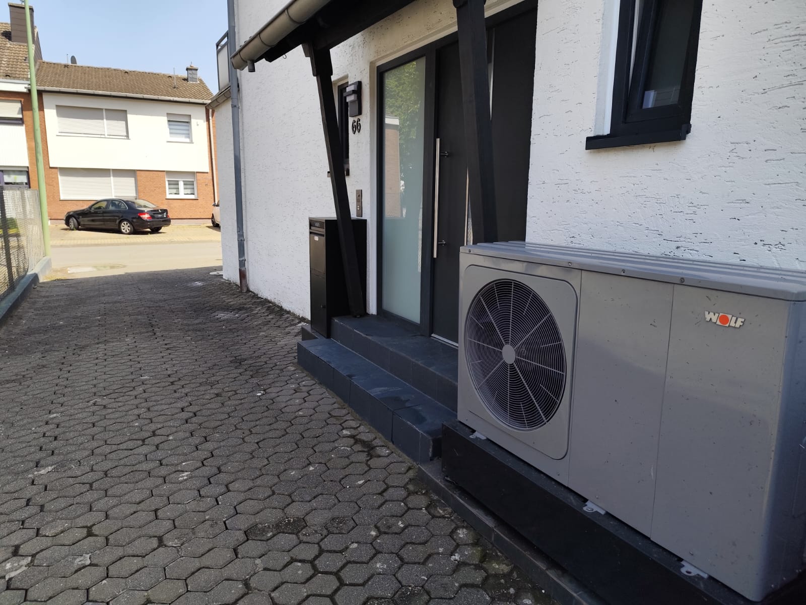 Monteurzimmer: Zu Vermieten: Möbliertes Haus 260m² für 6-10 Personen   