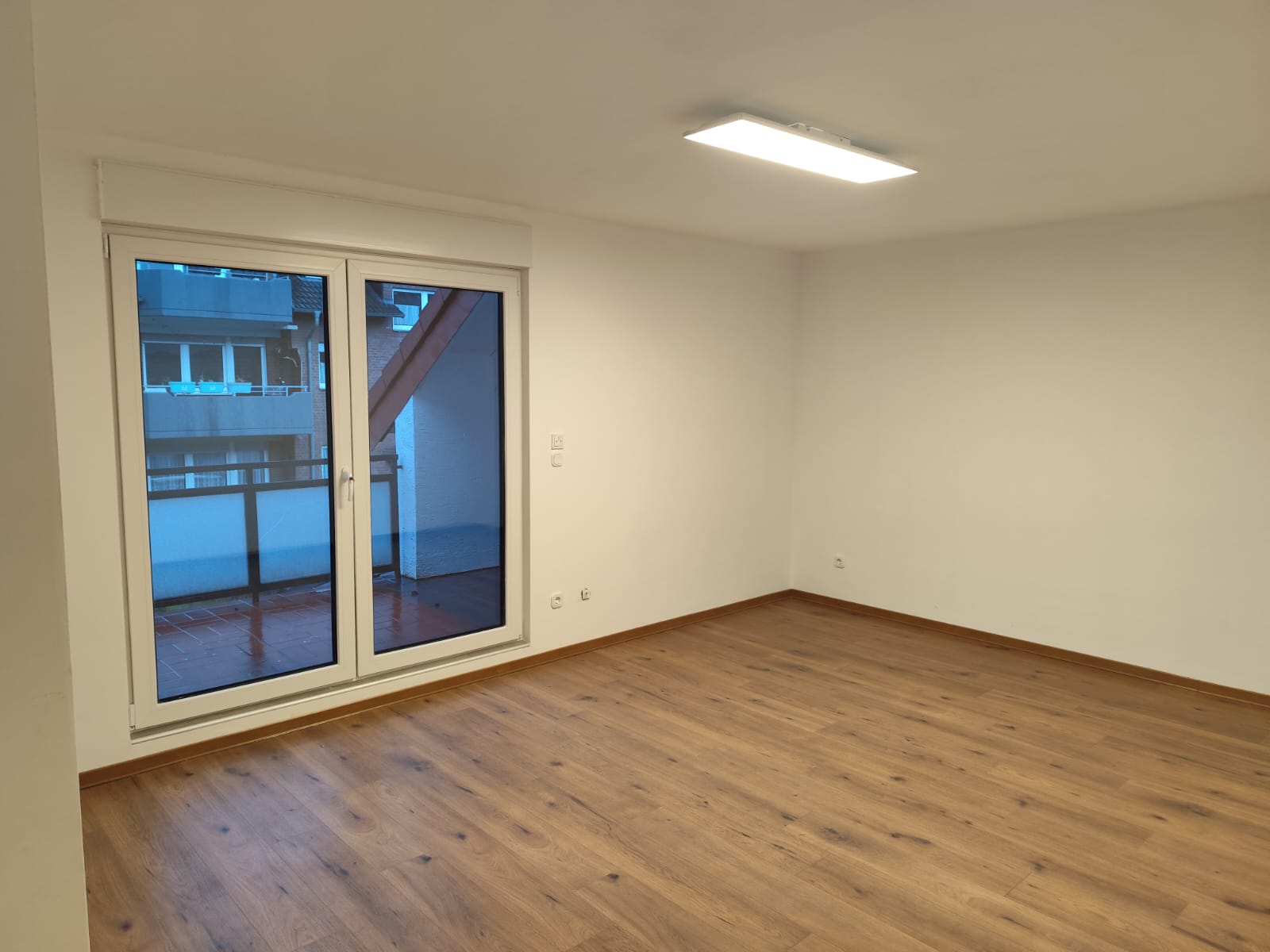 Monteurzimmer: Zu Vermieten: Möbliertes Haus 260m² für 6-10 Personen   