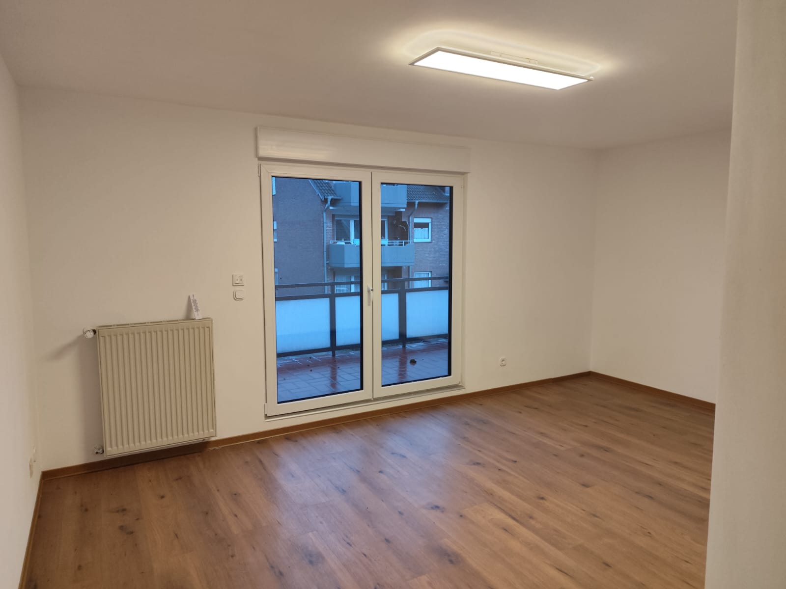 Monteurzimmer: Zu Vermieten: Möbliertes Haus 260m² für 6-10 Personen   
