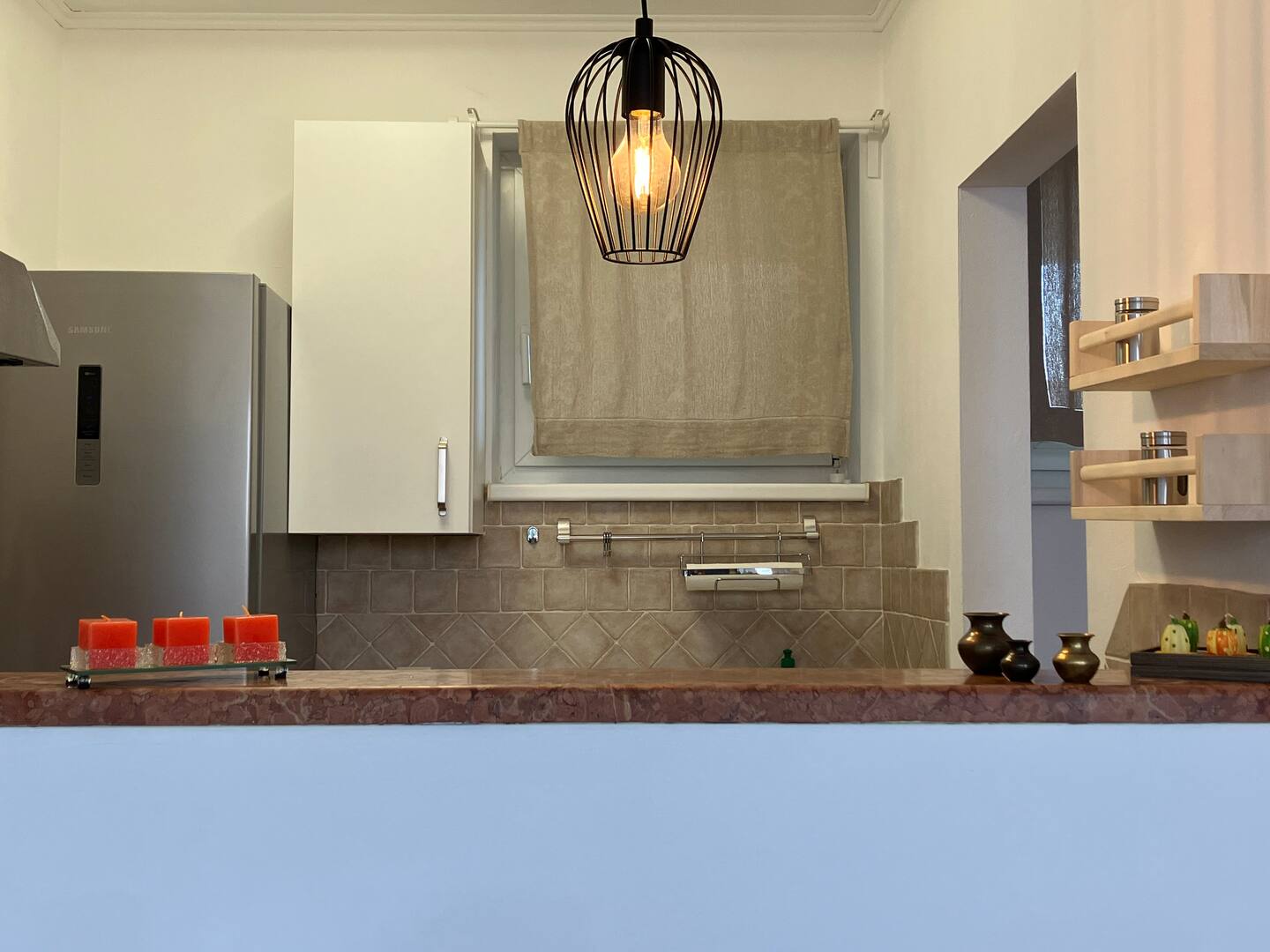 Monteurzimmer: Küche - Geräumige Wohnung mit Balkon 