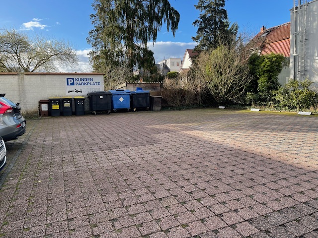Monteurzimmer: Parkplatz - Pension IZA