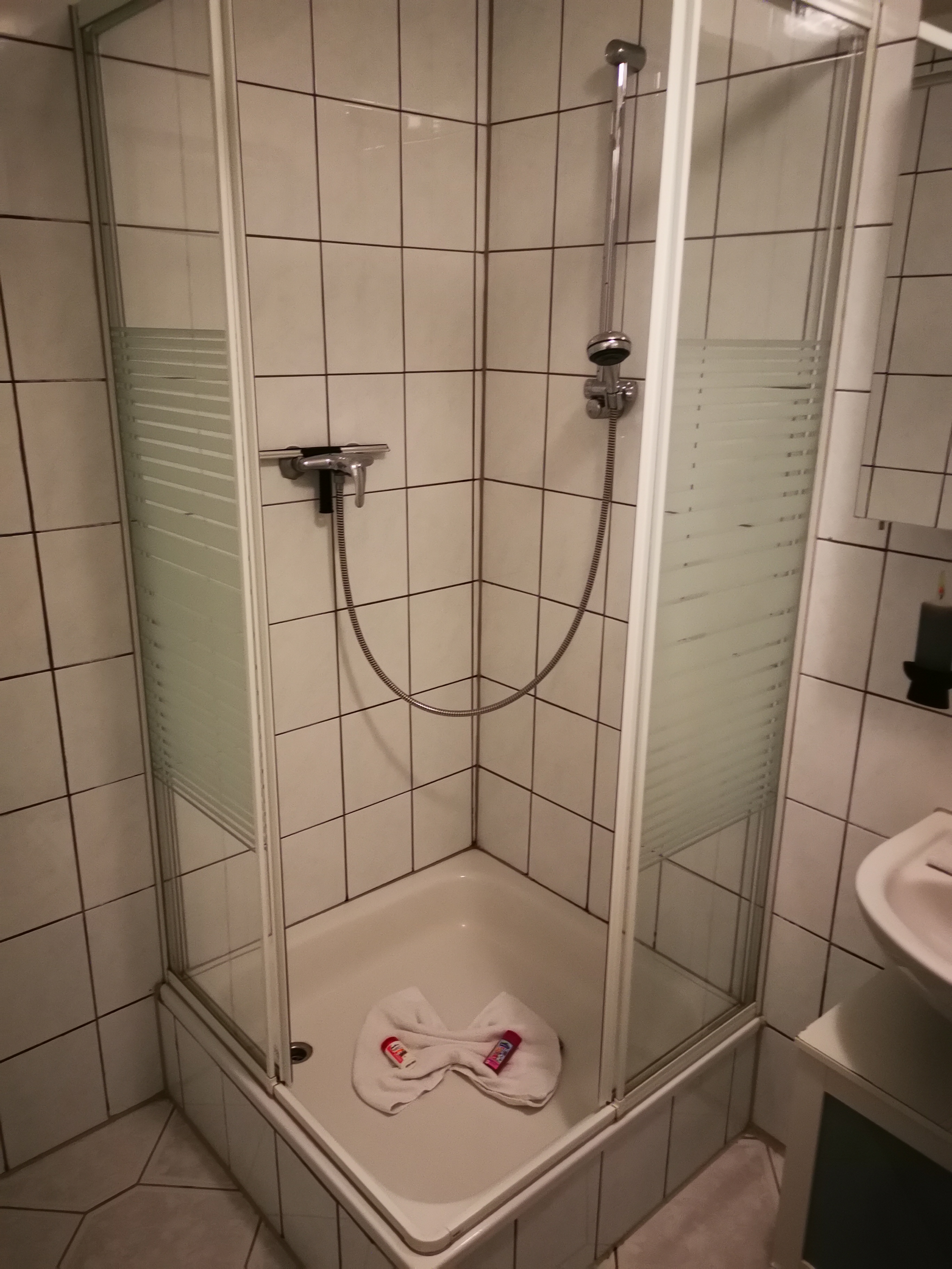 Monteurwohnung - TV - Bayern - Dusche - Monteurwohnung Sauter
