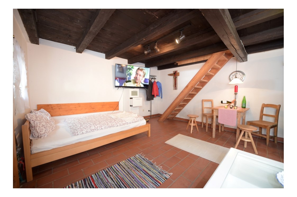 Monteurzimmer: Ansicht Doppelbett im Wohn-Schlafbereich - Gästehaus Nitsch