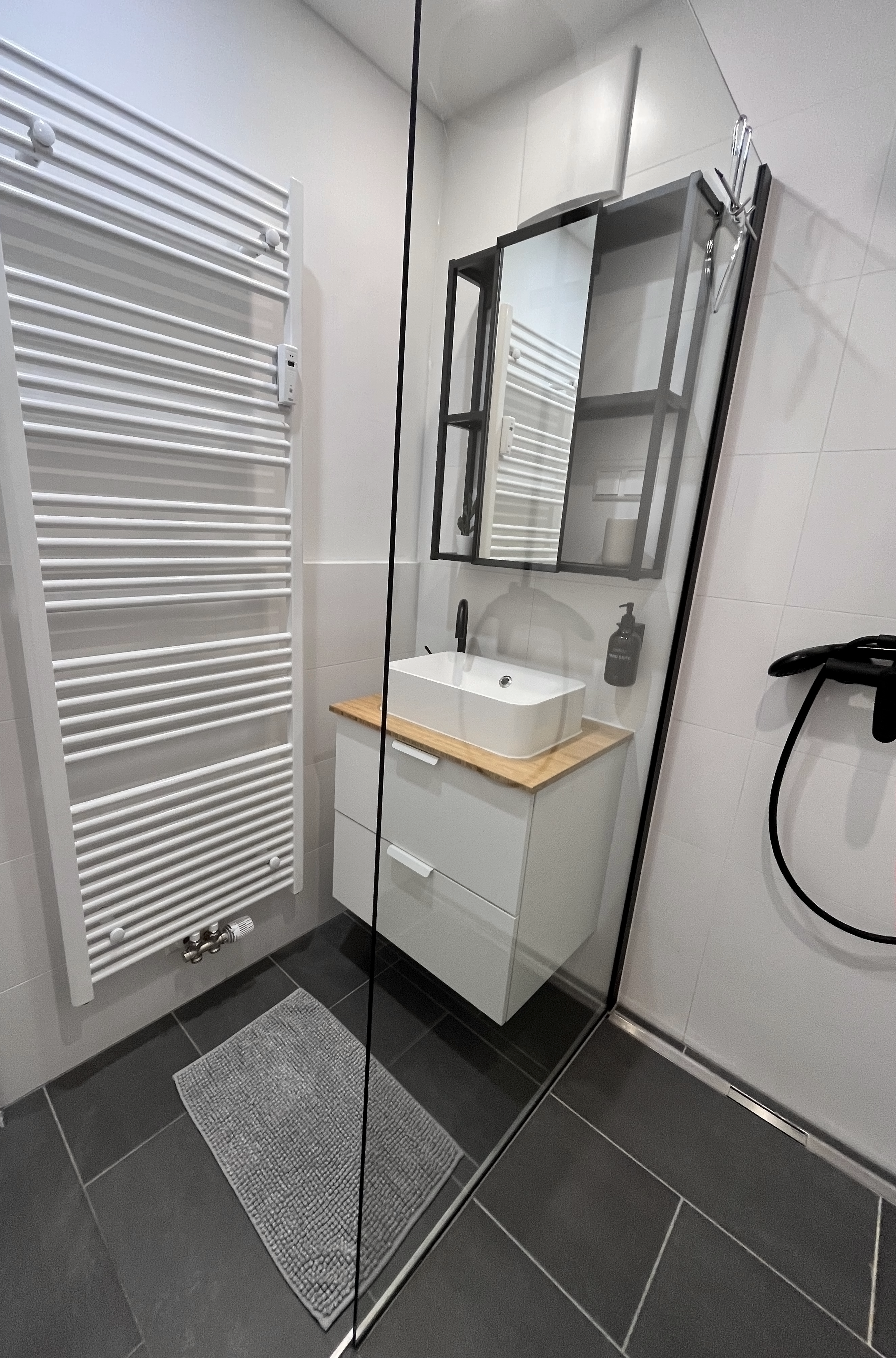 Monteurzimmer: 3-Zimmerwohnung Goldstadt Apartments