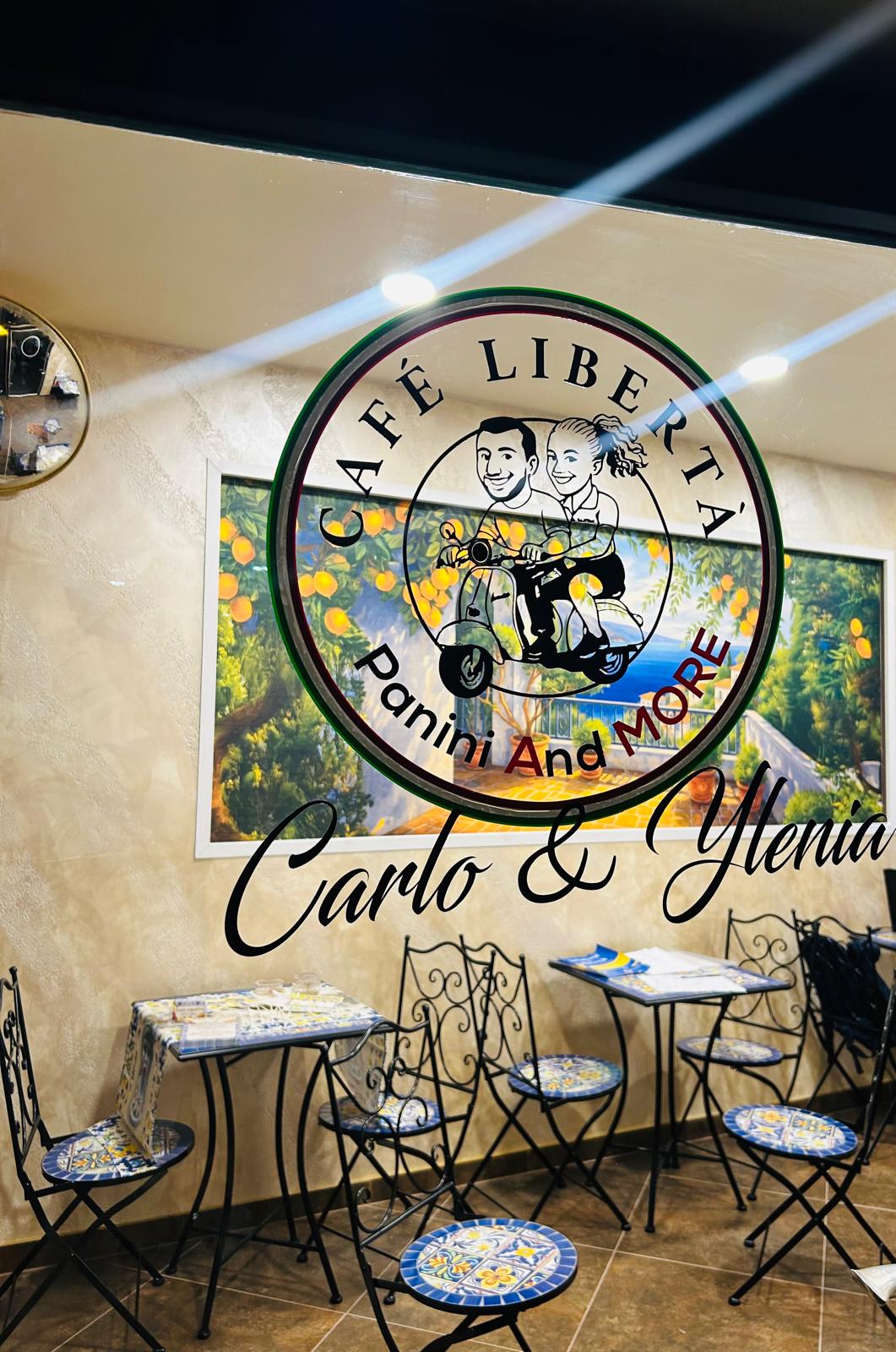 Monteurzimmer: Cafe Liberta im Haus - 3-Zimmerwohnung Goldstadt Apartments