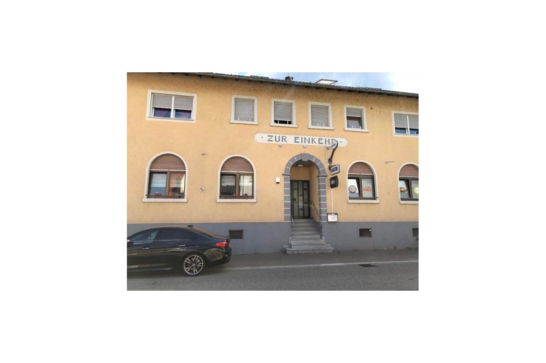 Monteurzimmer: Gebäudefrontansicht von der Hauptstraße, Kirrlacherstr.35,76709 Kronau
 - Pension Vanessa Kronau