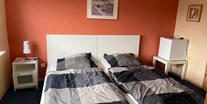 Monteurwohnung - Zimmertyp: Doppelzimmer - Philippsburg - Doppelzimmer mit Einzelbett, Fernseher, Wifi bzw. Wlan, Kühlschrank Dusche und WC - Pension Vanessa Kronau