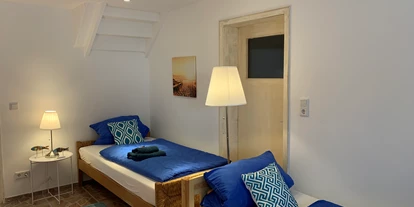 Monteurwohnung - PLZ 79312 (Deutschland) - Schlafzimmer 1 - Monteurwohnung Elfriede - Küche - TV - 2 Parkplätze - 2 Bäder