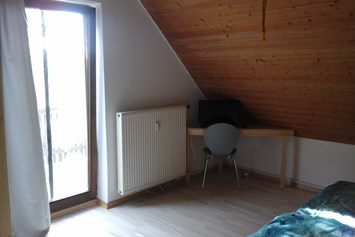 Monteurzimmer: In den Zimmern ist zum Teil Platz für ein drittes Bett - Haus Johann