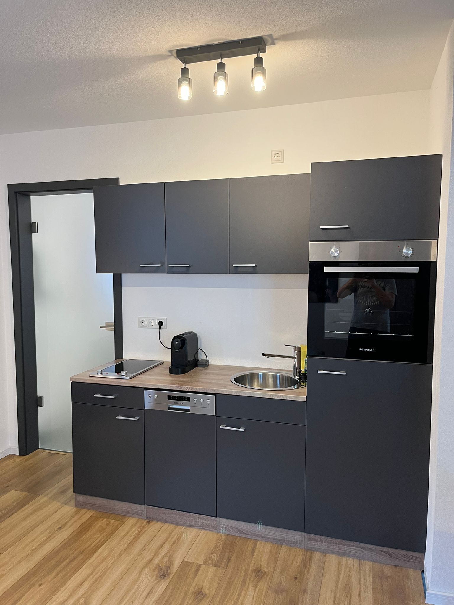 Monteurzimmer: Souterrainwohnung im Grünen