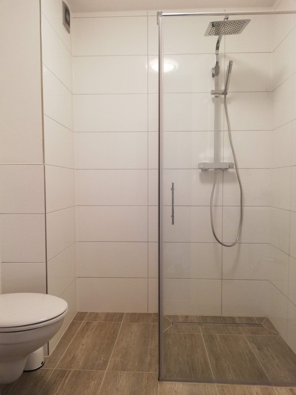 Monteurzimmer: Bad im 1. Obergeschoss - sleep in Bremen