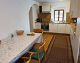 Monteurzimmer: Komplette Küche mit Essecke - Monteur-Wohnung im Süden von Graz