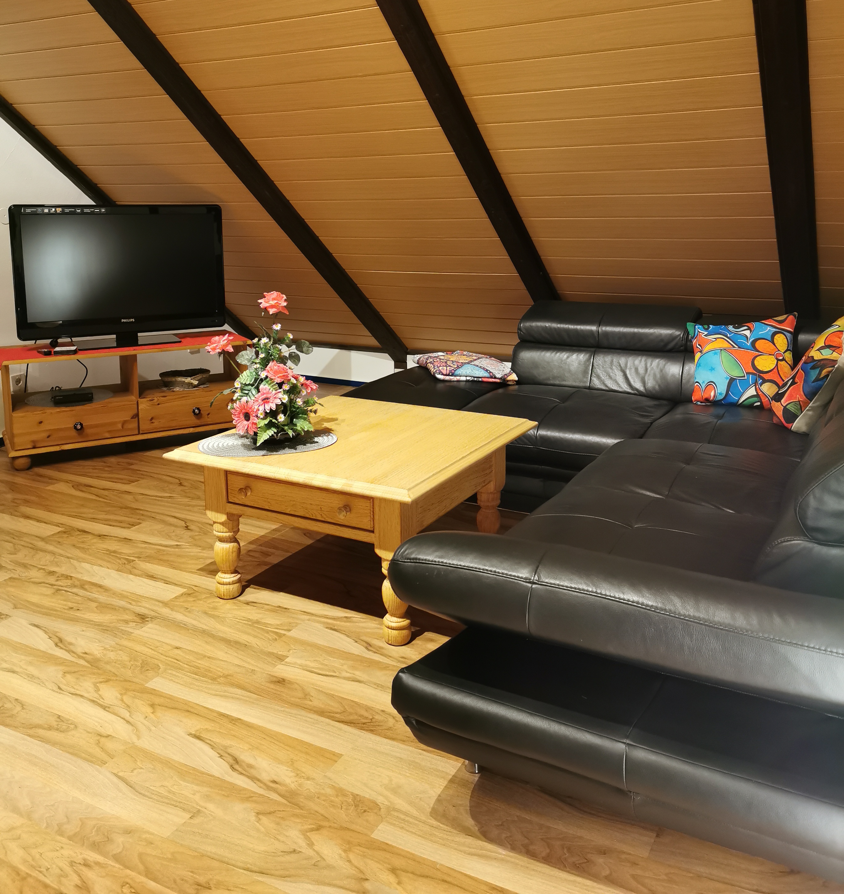 Monteurwohnung - Sankt Augustin - Wohnzimmer,rechte Seite - FeWo Haus Rosen