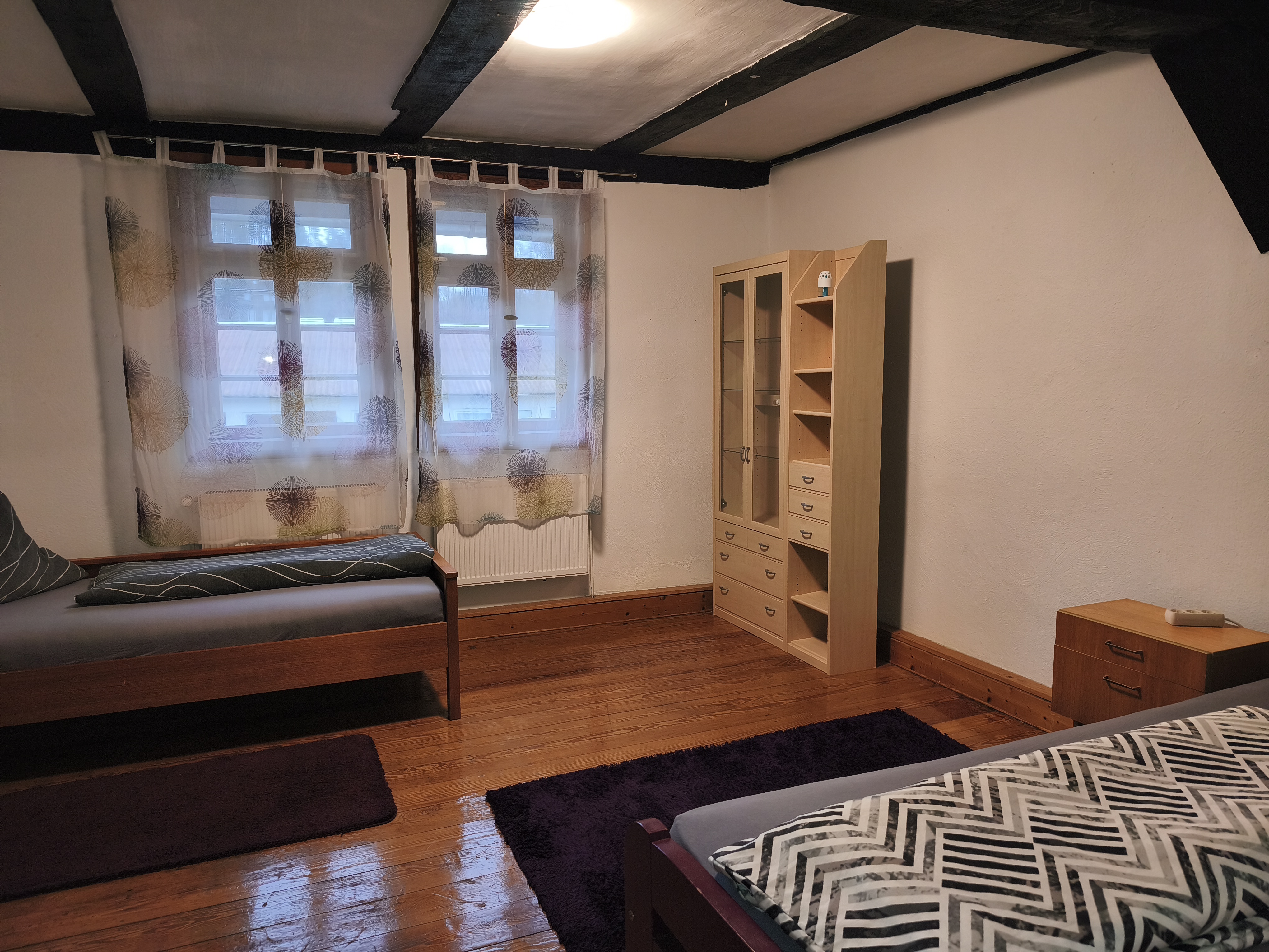 Monteurwohnung - Zimmertyp: Doppelzimmer - Hessen - Schlafzimmer mit 2 Einzelbetten  - ASX Monteurwohnung Casa Alex Spangenberg 