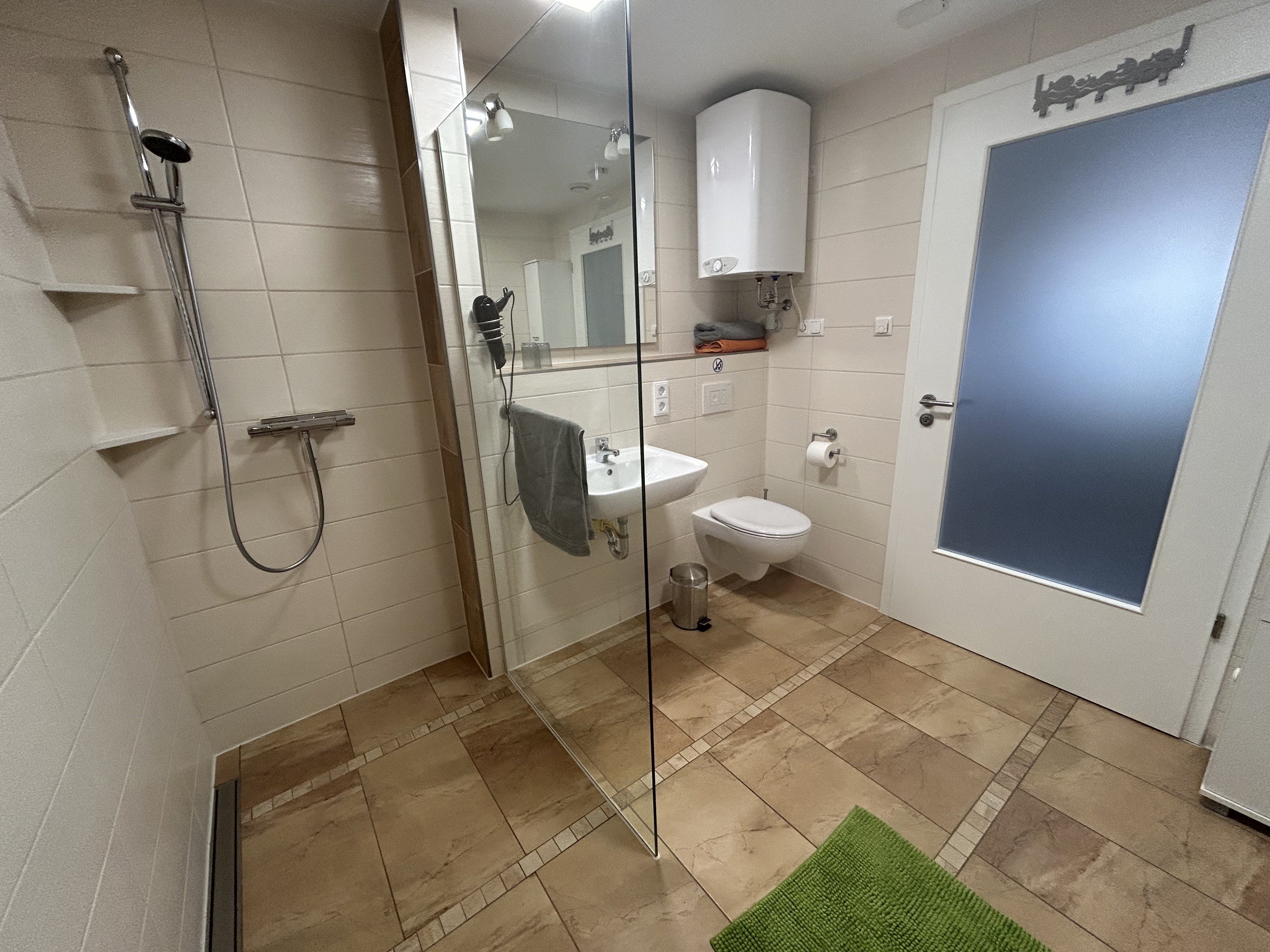 Monteurwohnung: Walk-Inn-Dusche - Monteurwohnung Hemkes