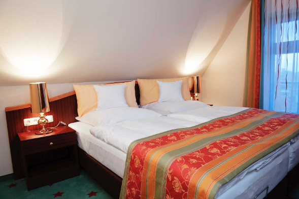 Monteurwohnung - Bettwäsche: Bettwäsche inklusive - Sächsische Schweiz - Schlafzimmer2 - Monteurzimmer Appartment Dresden Schlaf-Platz e.G.