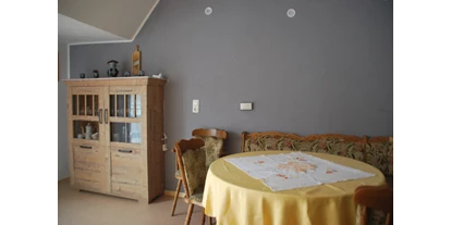 Monteurwohnung - PLZ 97342 (Deutschland) - Sitzecke in der Wohnküche - Schlafen wie Zuhause