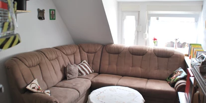 Monteurwohnung - PLZ 97342 (Deutschland) - Sitzecke im Wohnzimmer - Schlafen wie Zuhause