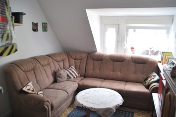 Monteurzimmer: Sitzecke im Wohnzimmer - Schlafen wie Zuhause