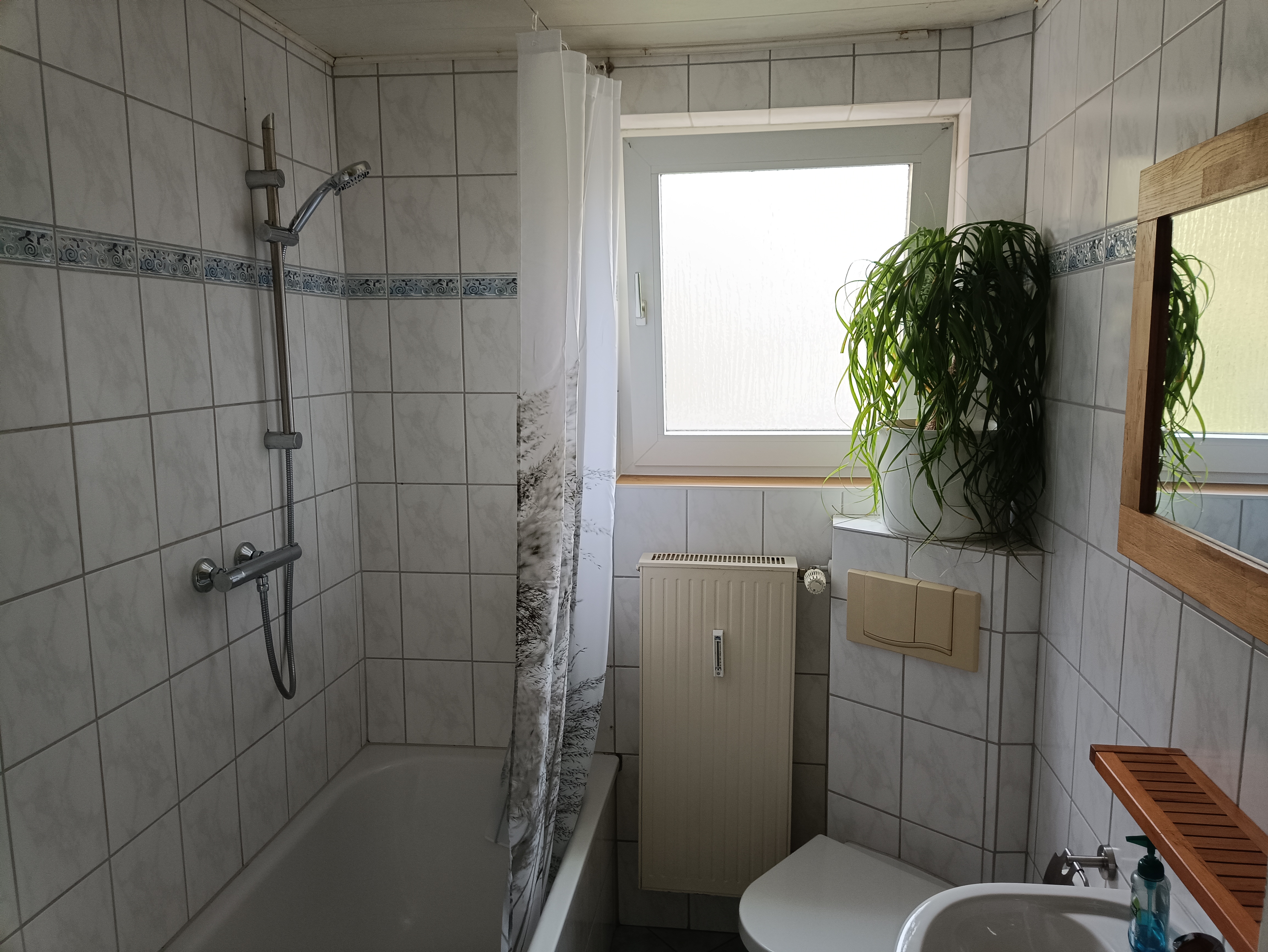 Monteurzimmer: Bad - Gästewohnung/Monteurwohnung am Stadtsee