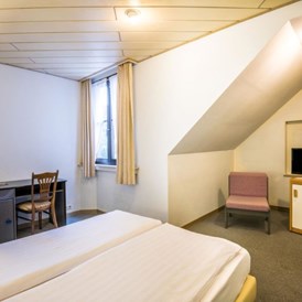 Monteurzimmer: Monteurunterkunft in Luxemburg mit eigenem Badezimmer - HOTEL LE POSTILLON