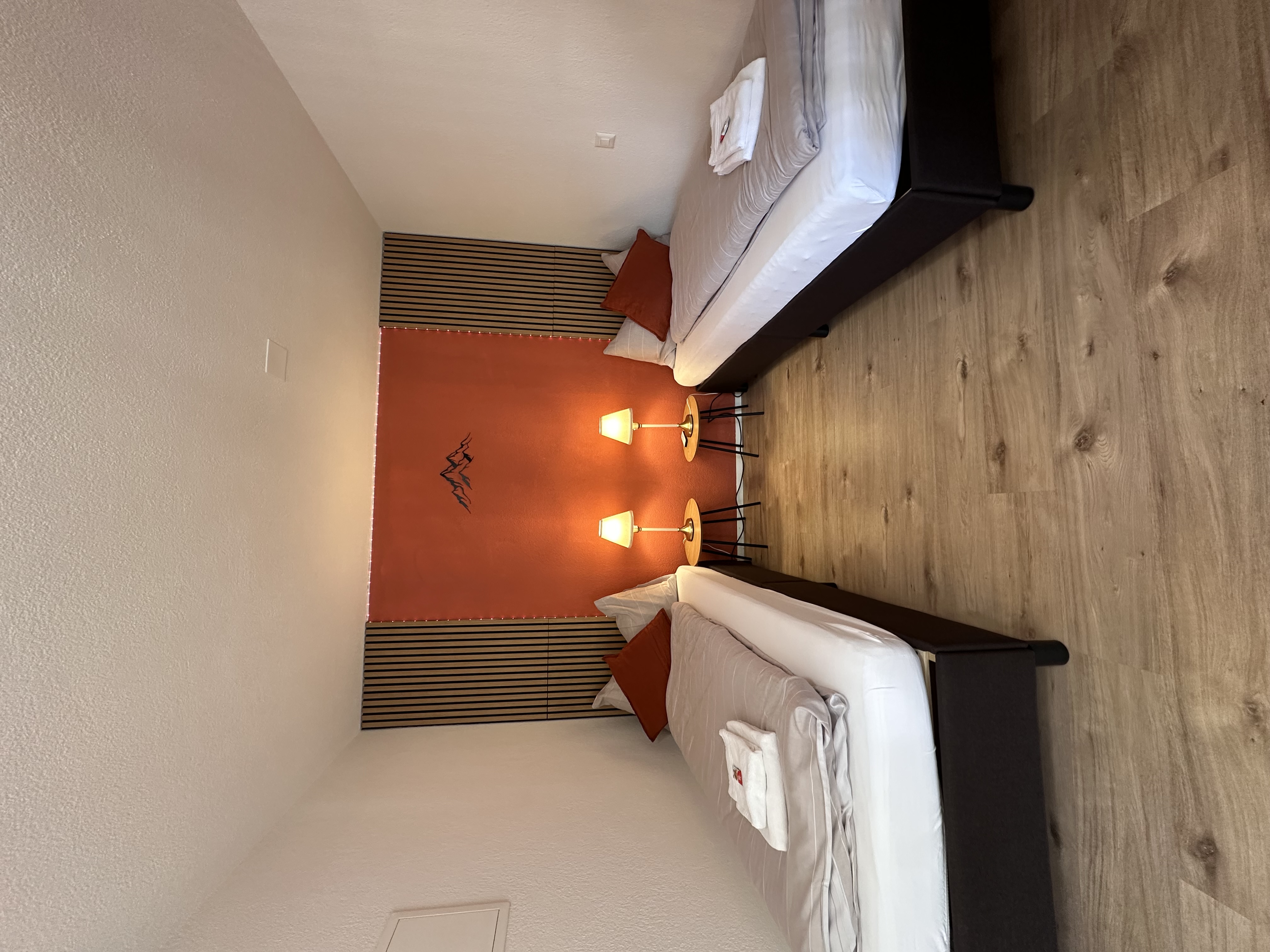 Monteurzimmer: 2 Einzelbetten - CapoBnB Work and Chill Apartment