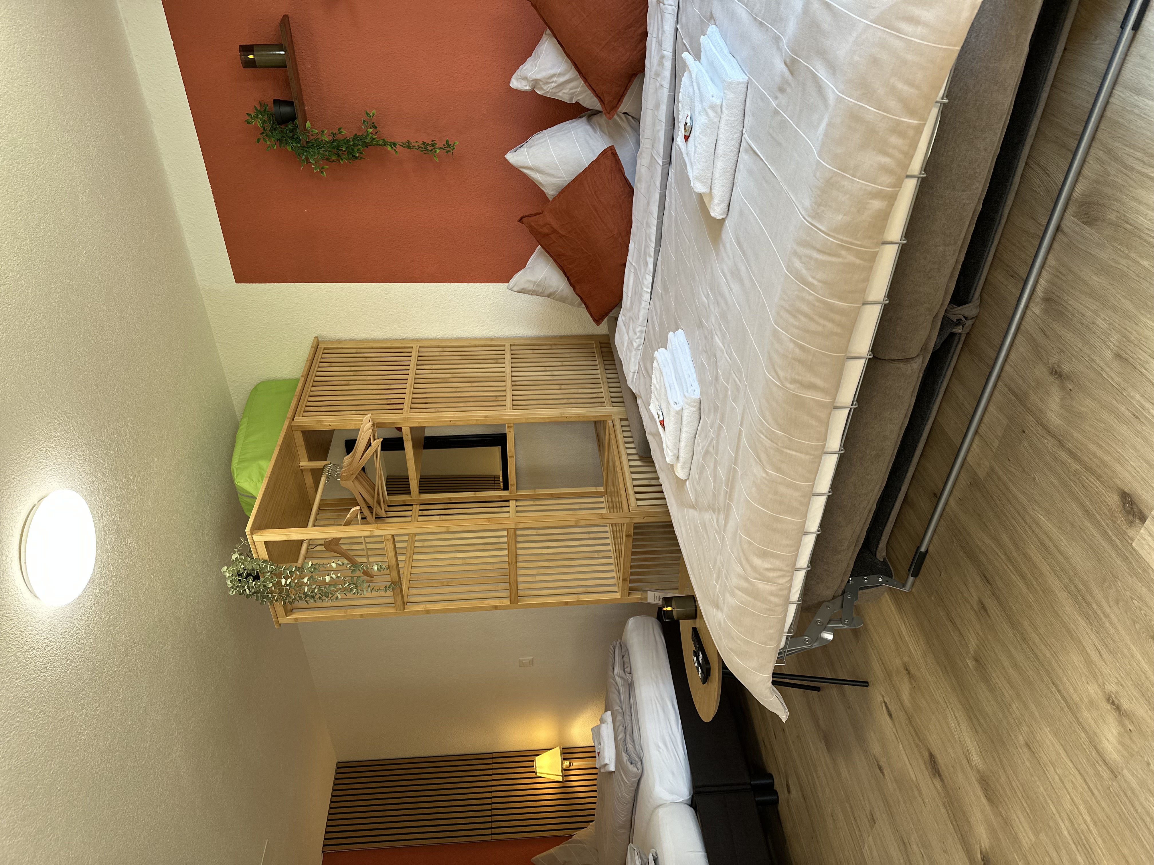 Monteurzimmer: Zimmeransicht komplett  - CapoBnB Work and Chill Apartment