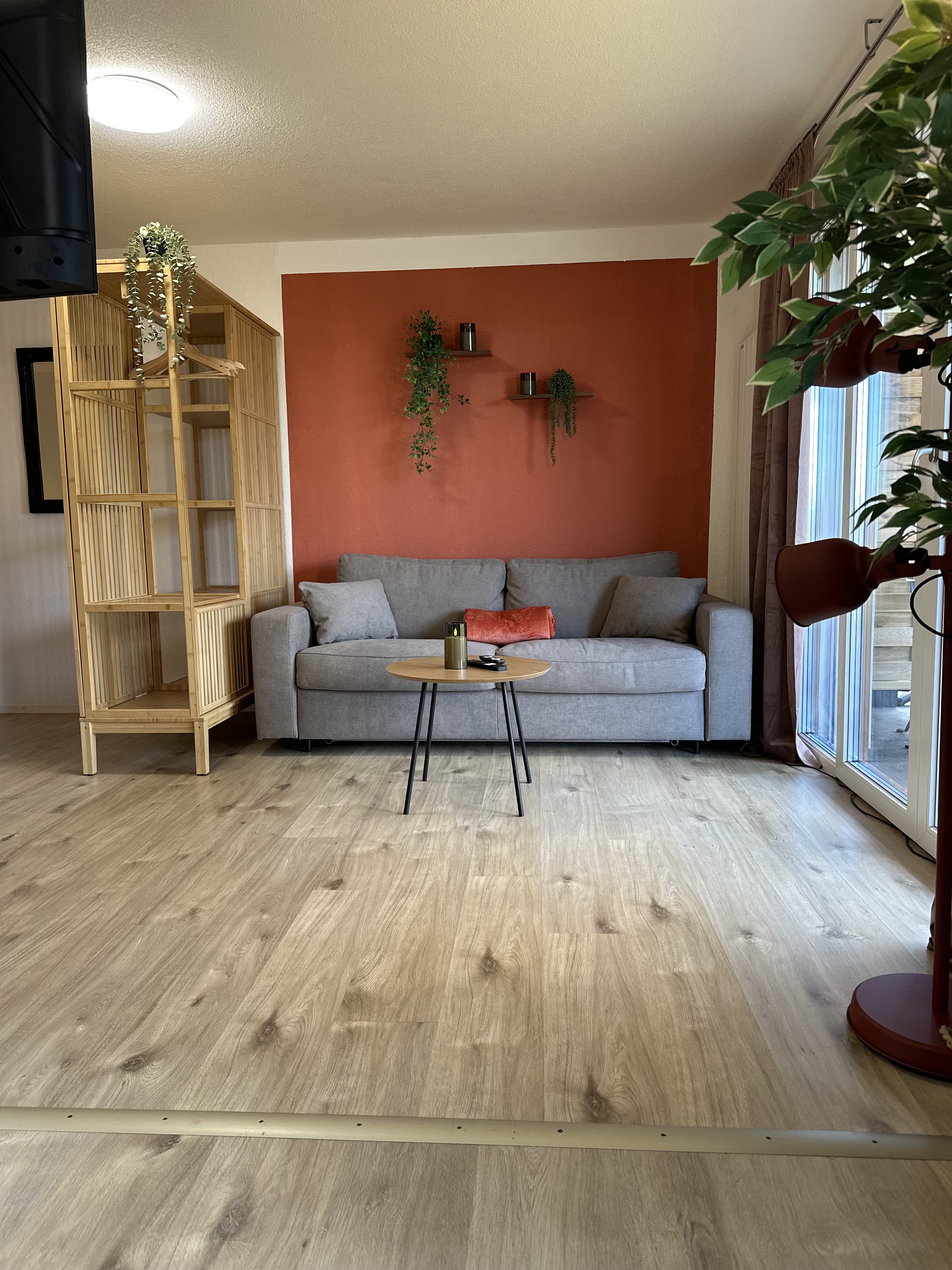 Monteurzimmer: Sitzecke Ansicht - CapoBnB Work and Chill Apartment