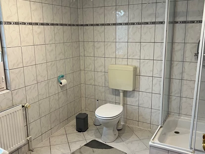 Monteurwohnung - TV - Brandenburg - Bad 2 - Zimmervermietung Rosenblatt