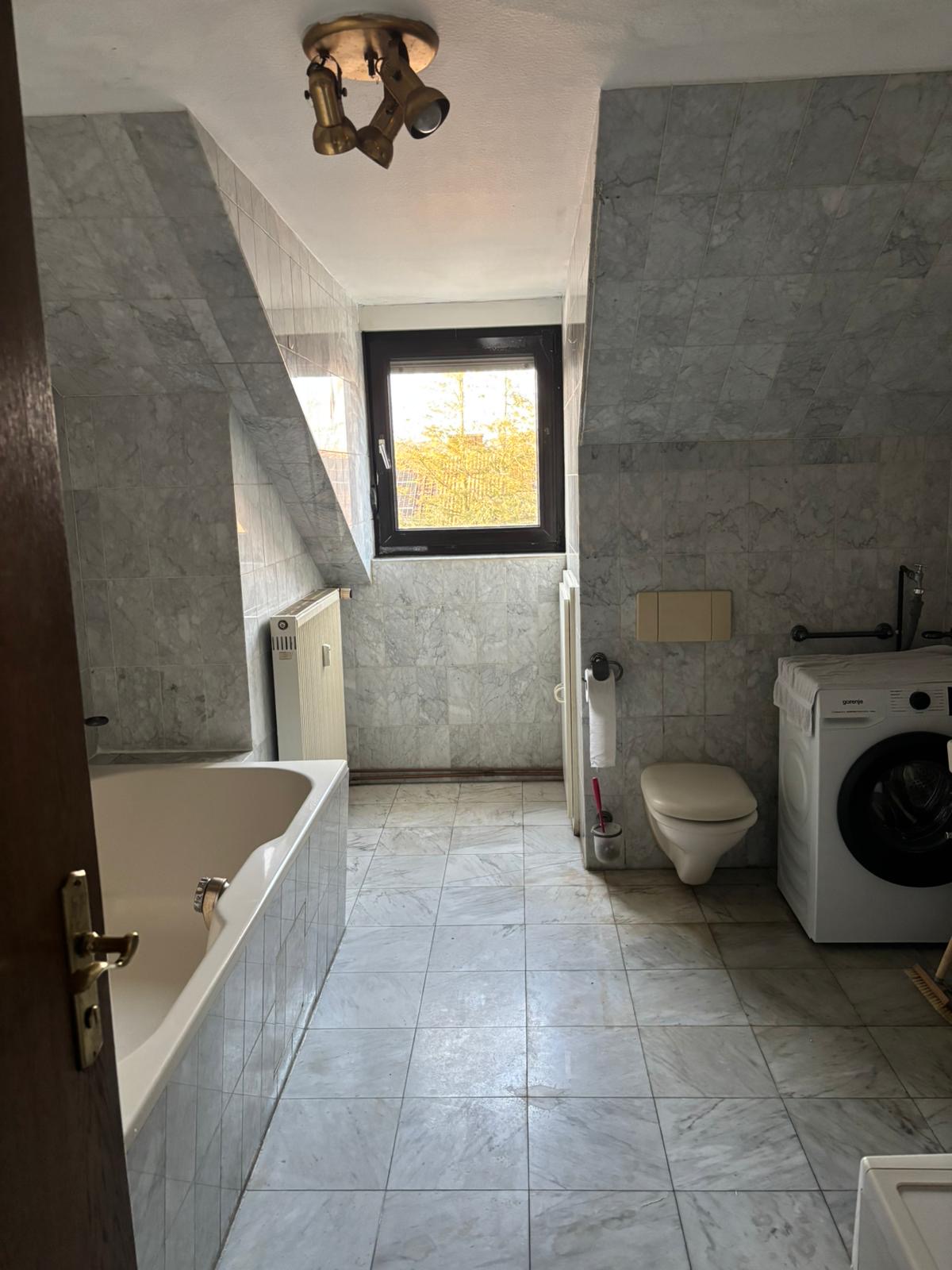 Monteurwohnung - Balkon - Bayern - Bad - Helle 3-Zi Wohnung mit bis zu 6 Betten