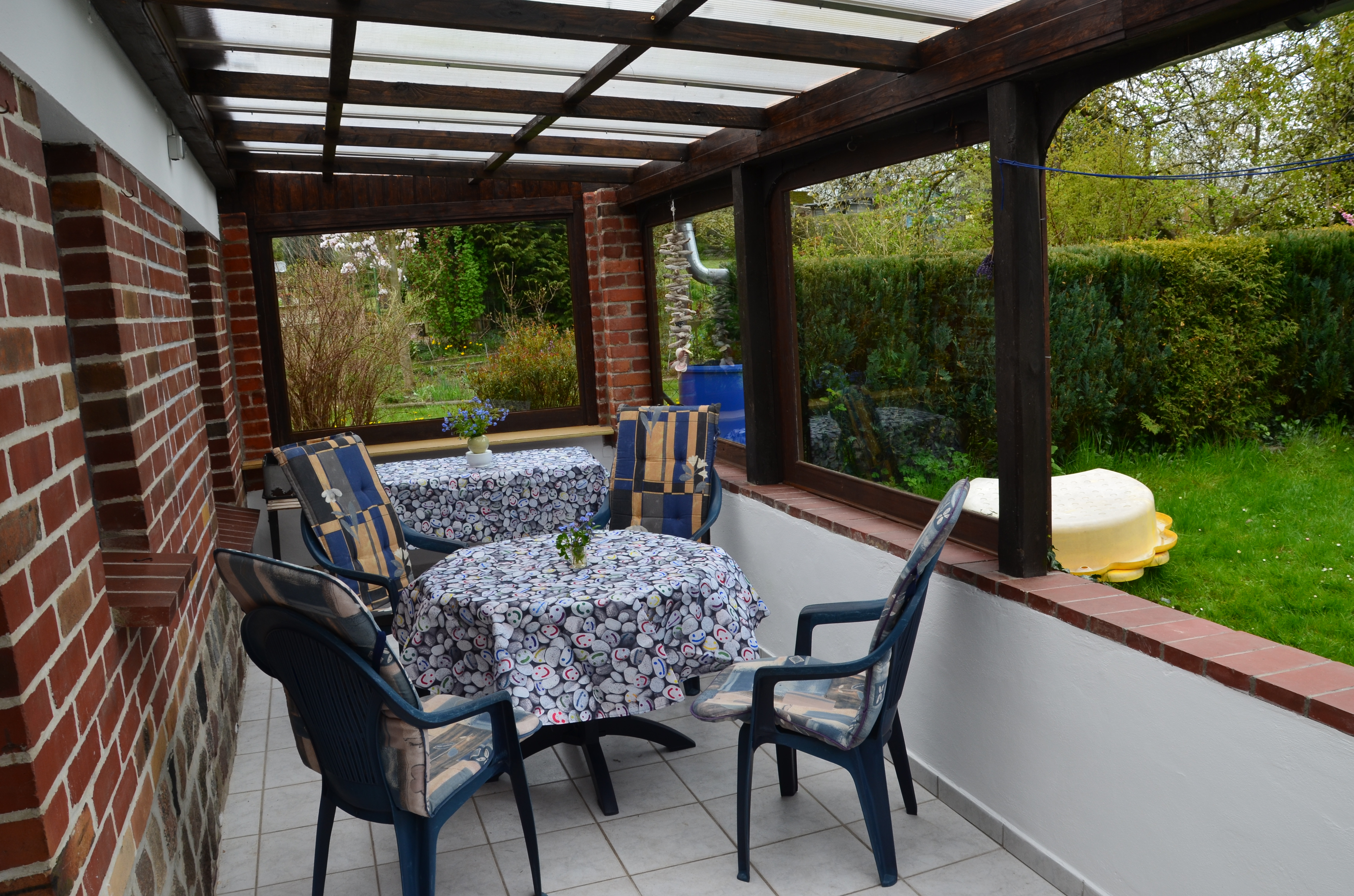 Monteurzimmer: überdachte Terasse - Bungalow Emilia