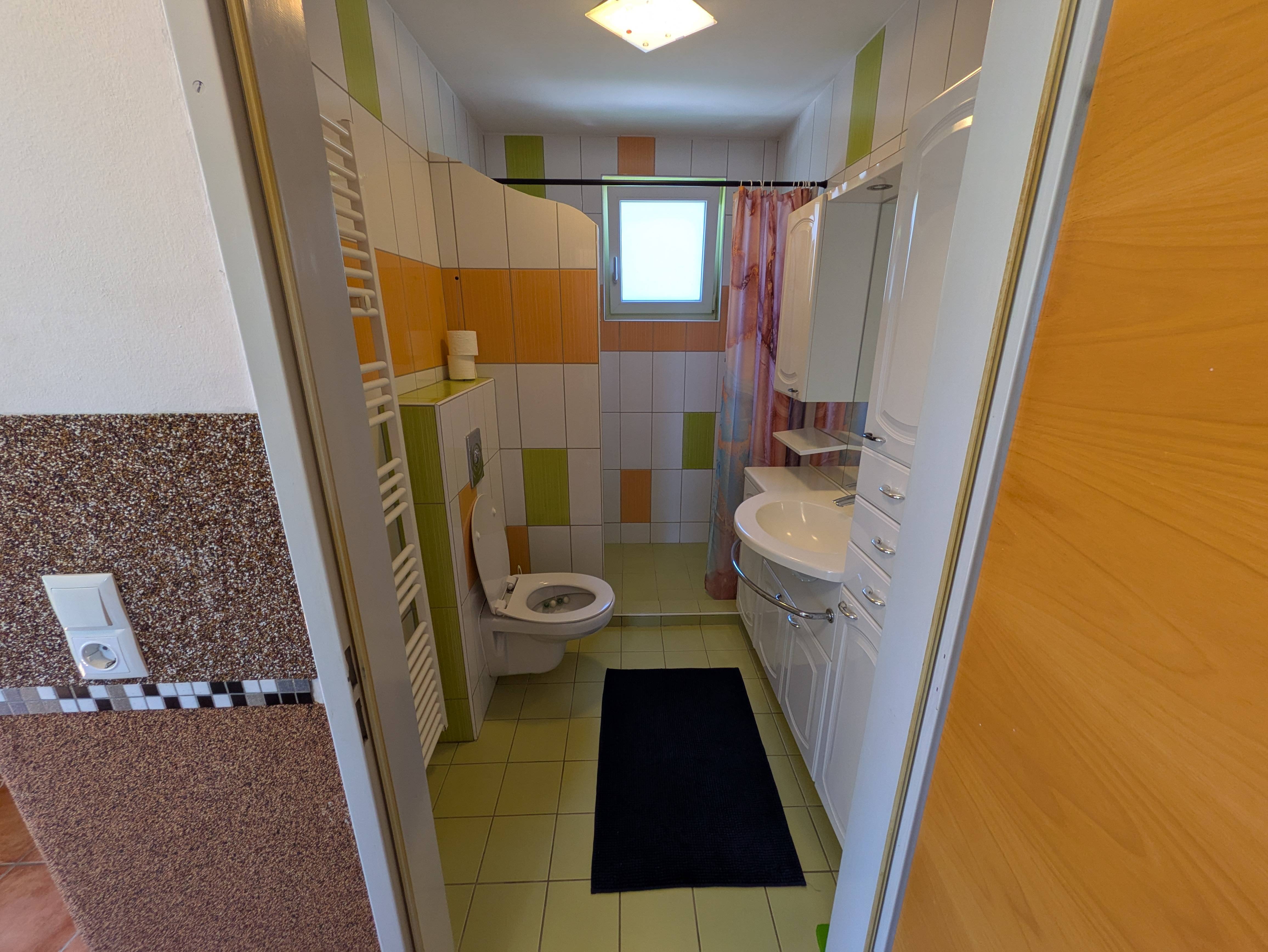 Monteurwohnung - PLZ 7423 (Österreich) - Bad mit WC und Dusche - Monteurzimmer Pinkafeld