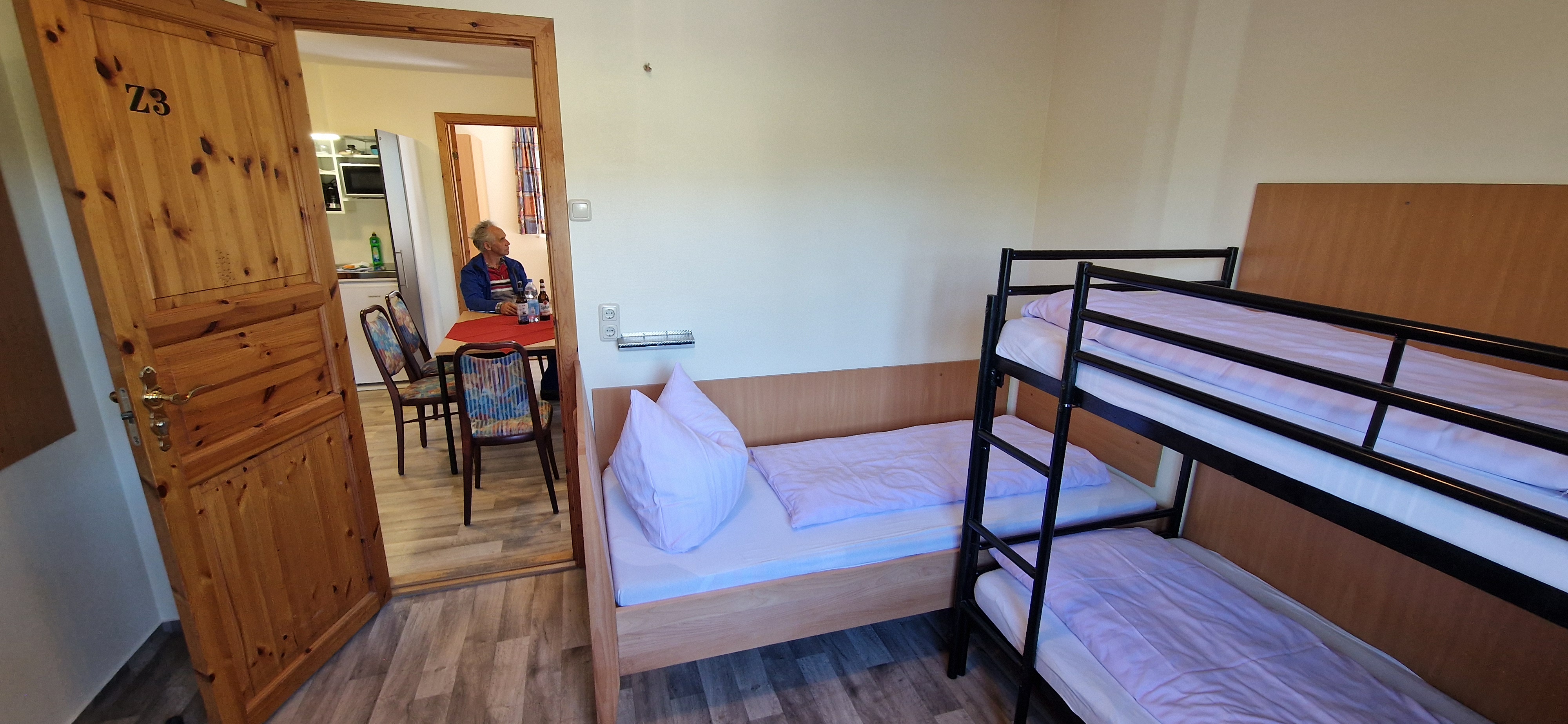 Monteurzimmer: 3- Bettzimmer - Hostel Schweriner See