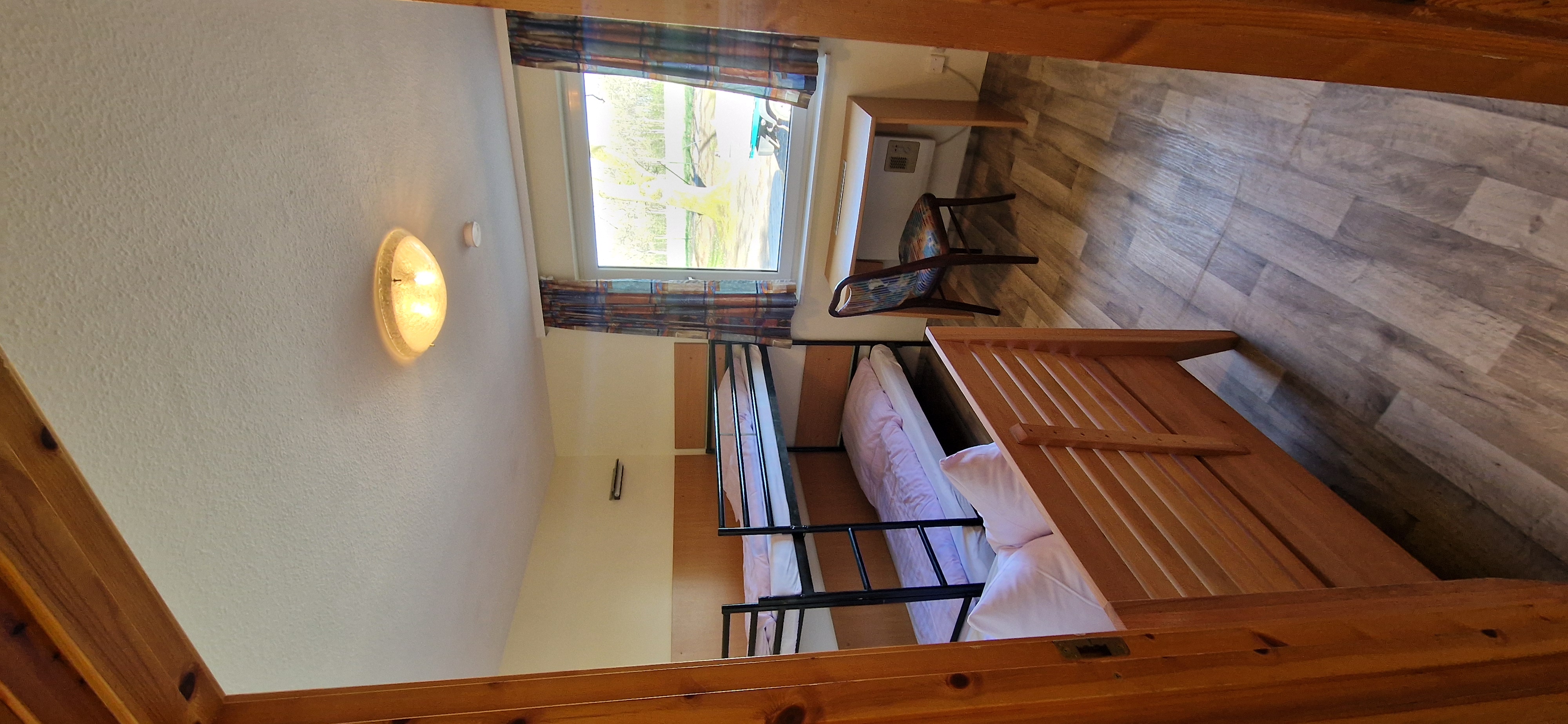 Monteurzimmer: 3- Bettzimmer - Hostel Schweriner See