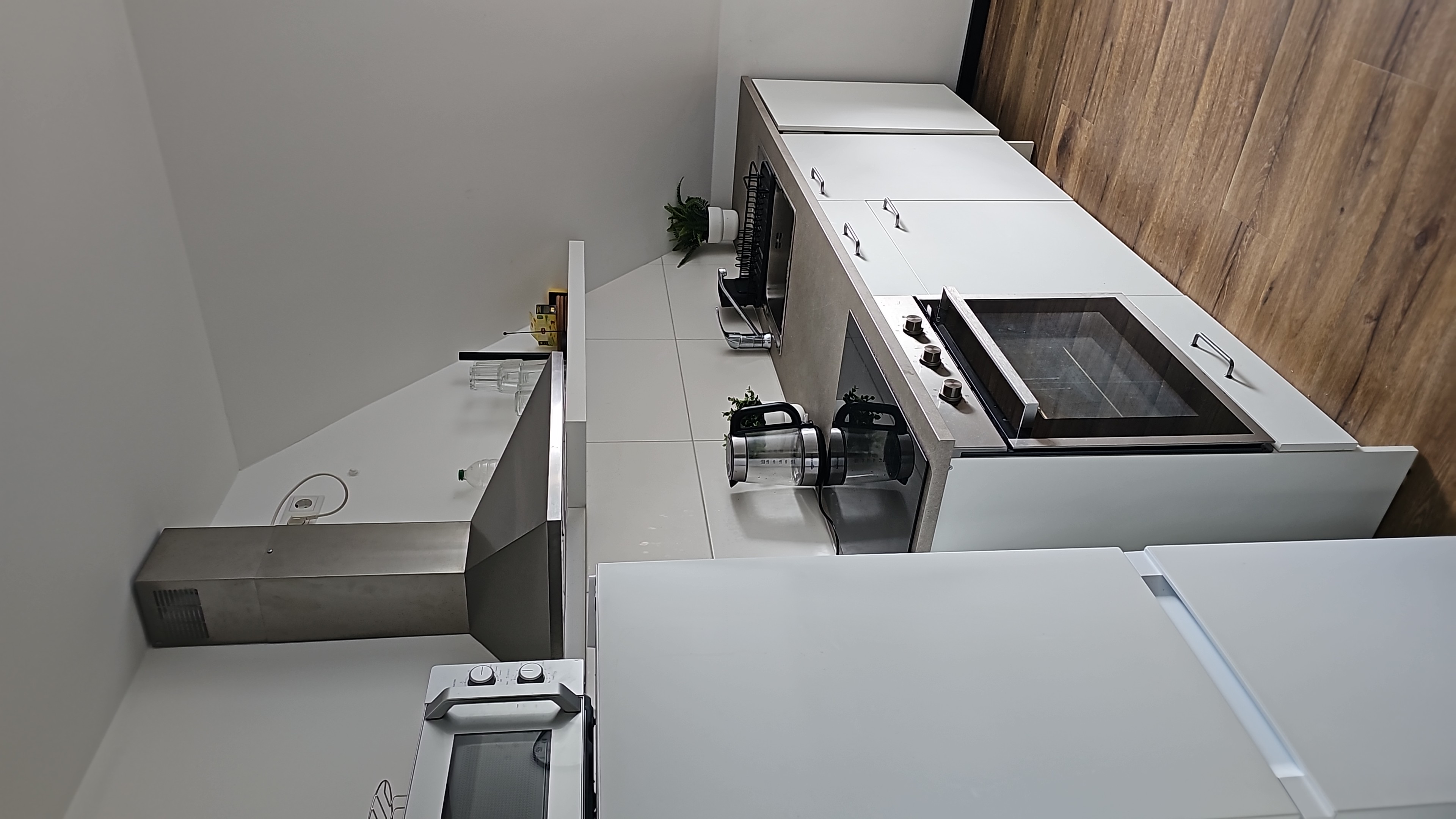 Monteurzimmer:  Esstisch & Küchenbereich - Möblierte Monteurwohnung zur Miete