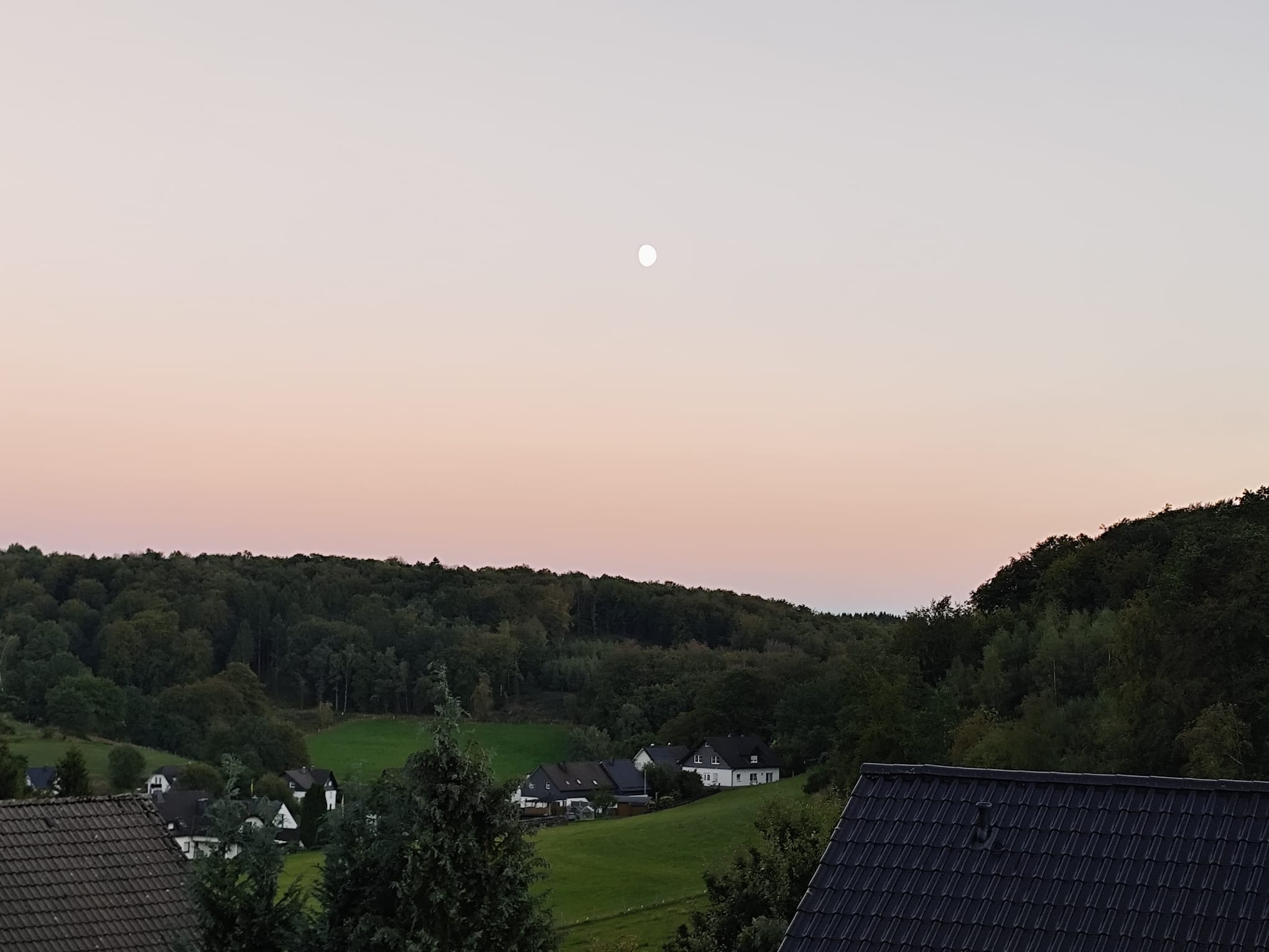 Monteurwohnung - Gummersbach - Aussicht Südseite - Teambase Germinghausen Eröffnungsangebot 6 Personen insgesamt 99€/Nacht