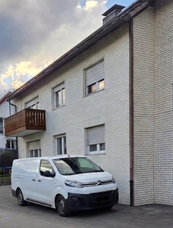 Monteurwohnung - Badezimmer: eigenes Bad - PLZ 51702 (Deutschland) - Parkplatz, Sprinter geeignet direkt am Haus - Teambase Germinghausen Eröffnungsangebot 7 Personen für insgesamt 99€/Nacht