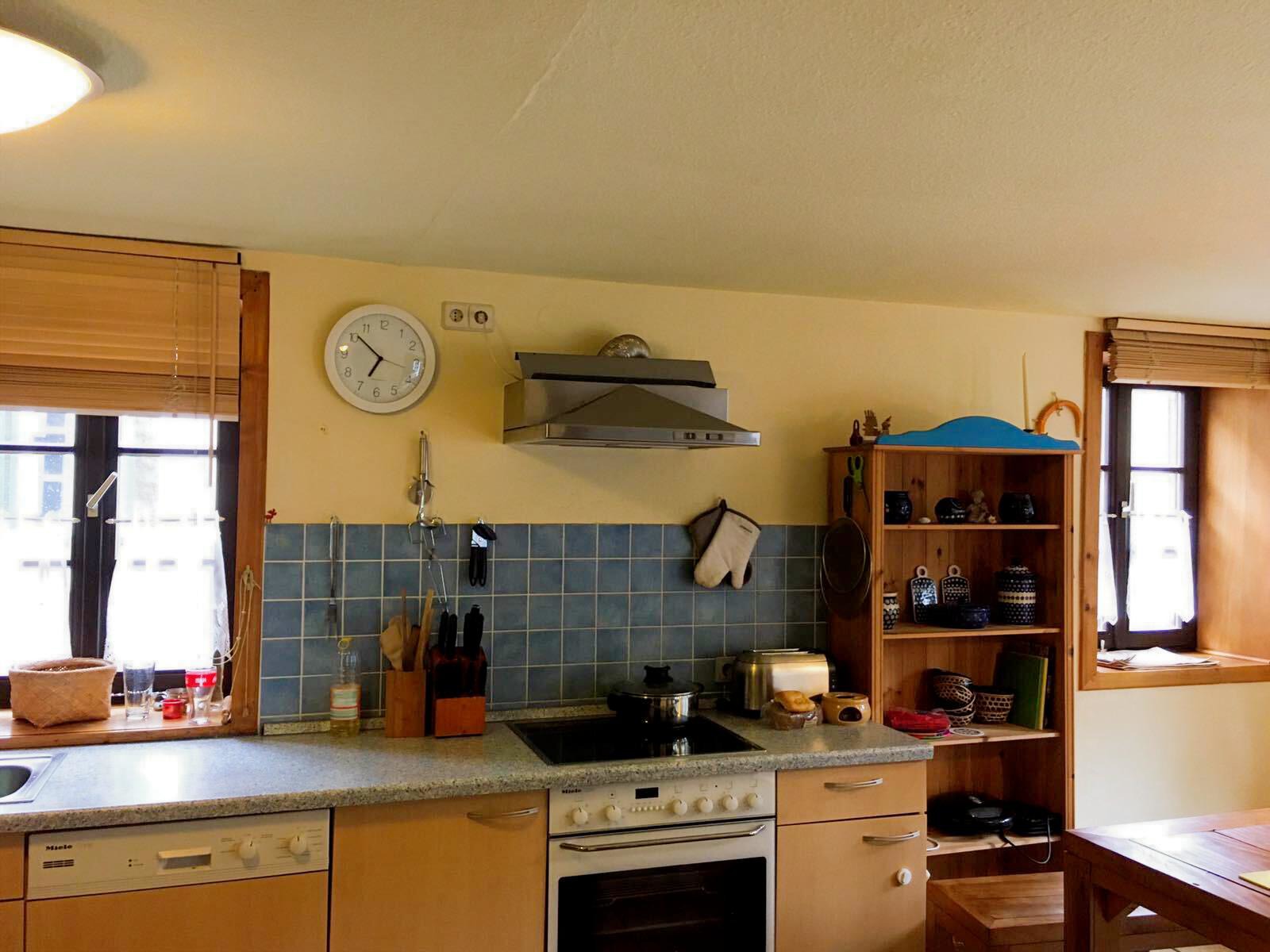 Monteurwohnung - Warburg Daseburg - Küche2 - Monteurunterkunft - Gemütliches Fachwerkhaus 