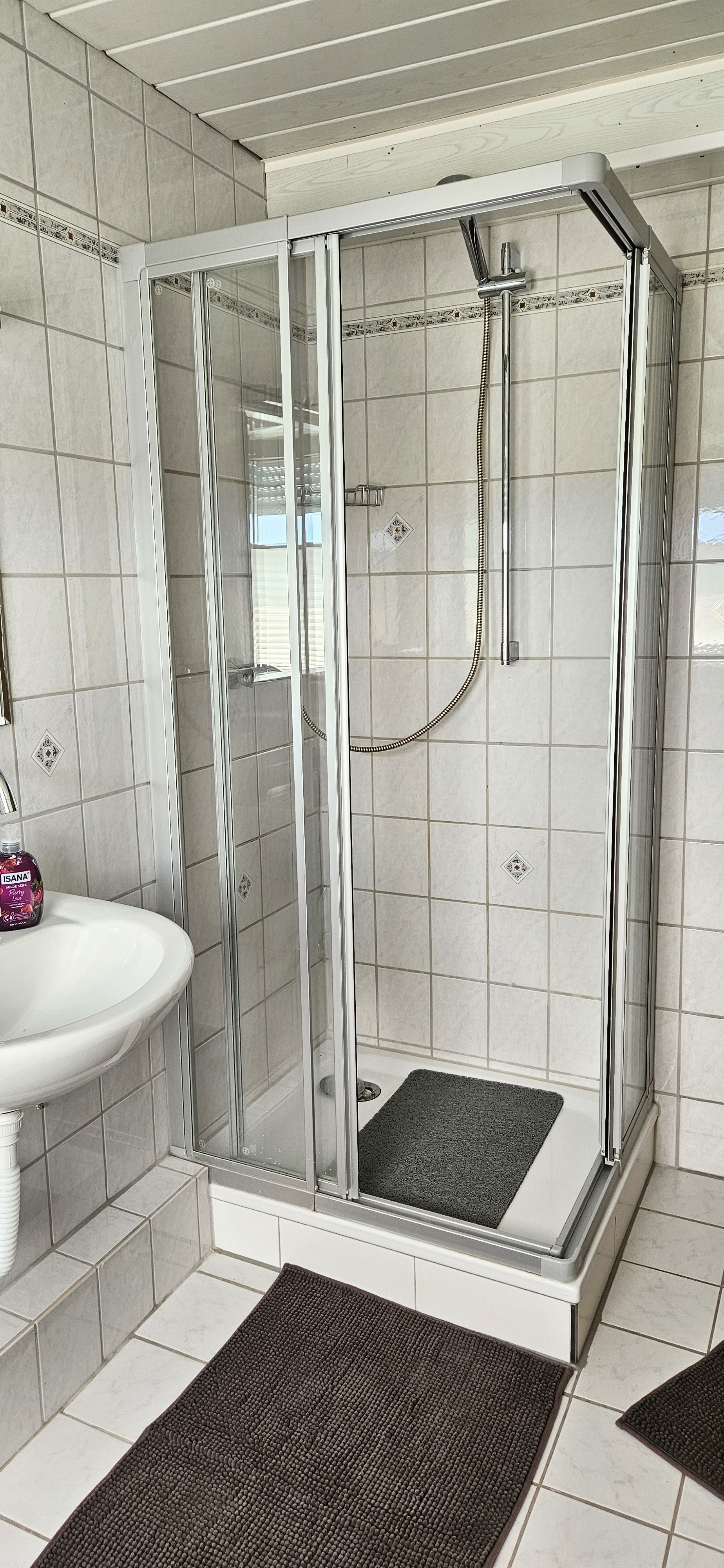 Monteurwohnung: Bad2b - zweites Stockwerk -  Monteurwohnung - Ausblick Desenberg