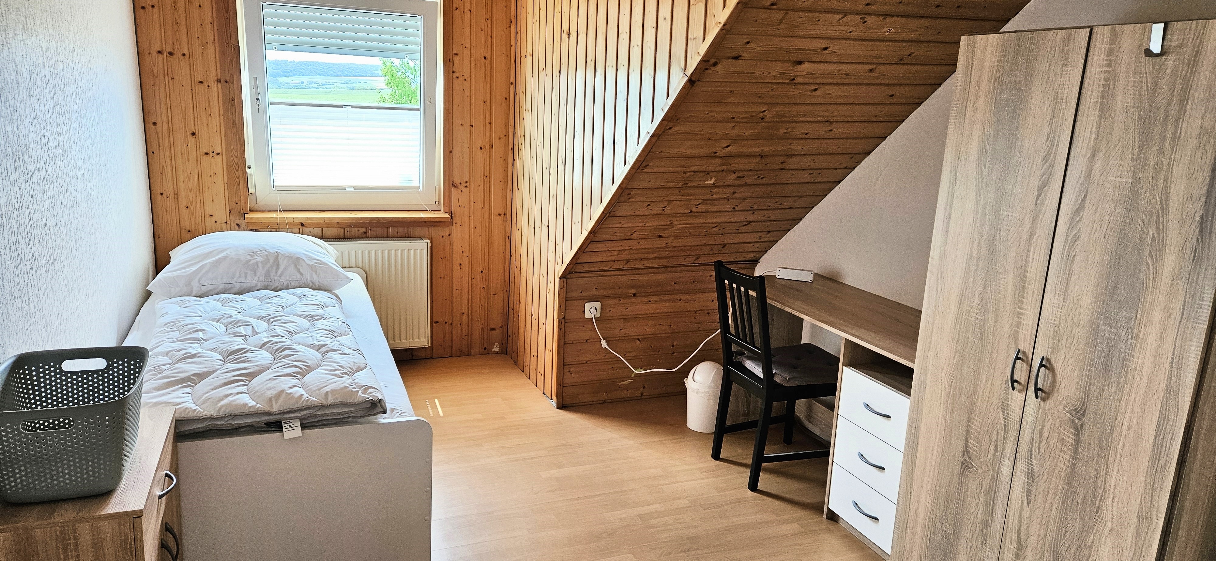 Monteurwohnung: Zimmer4b - zweites Stockwerk -  Monteurwohnung - Ausblick Desenberg