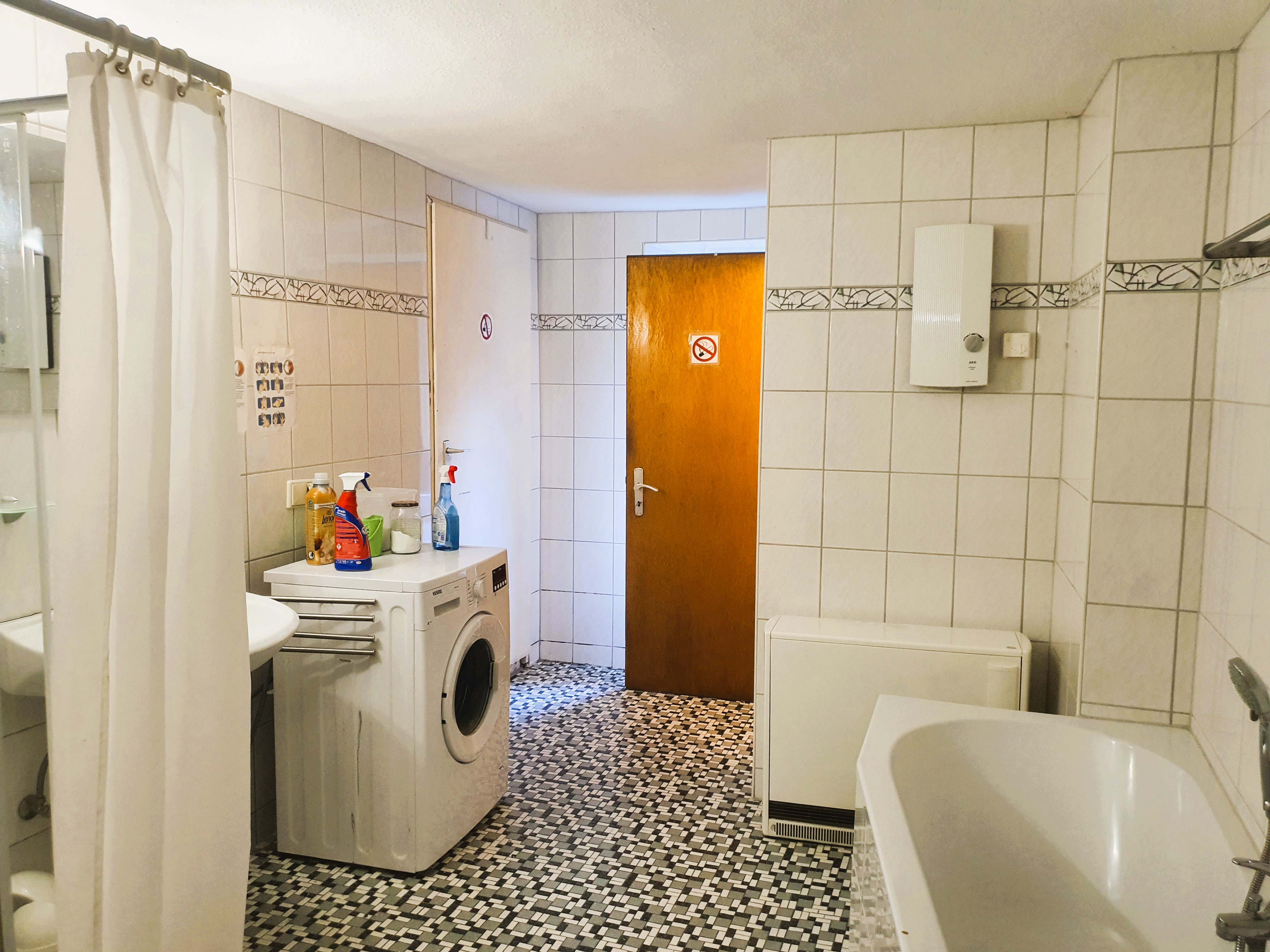 Monteurwohnung: Bad - Erdegeschoss - Monteurwohnung - Alte Schmiede