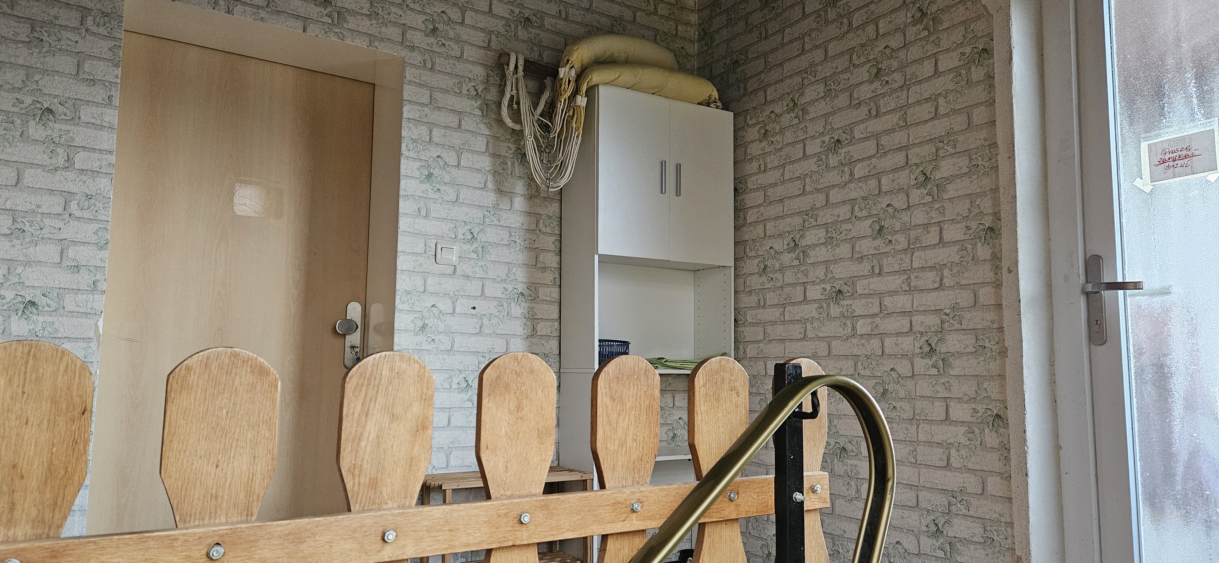 Monteurwohnung - Warburg Daseburg - Treppenhaus - Monteurwohnung 1. OG - Zimmer bei Alina