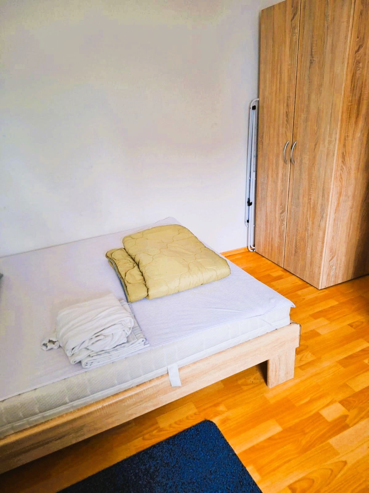 Monteurwohnung: Zimmer2 - erstes Stockwerk - Monteurwohnung 1. OG - Zimmer bei Alina