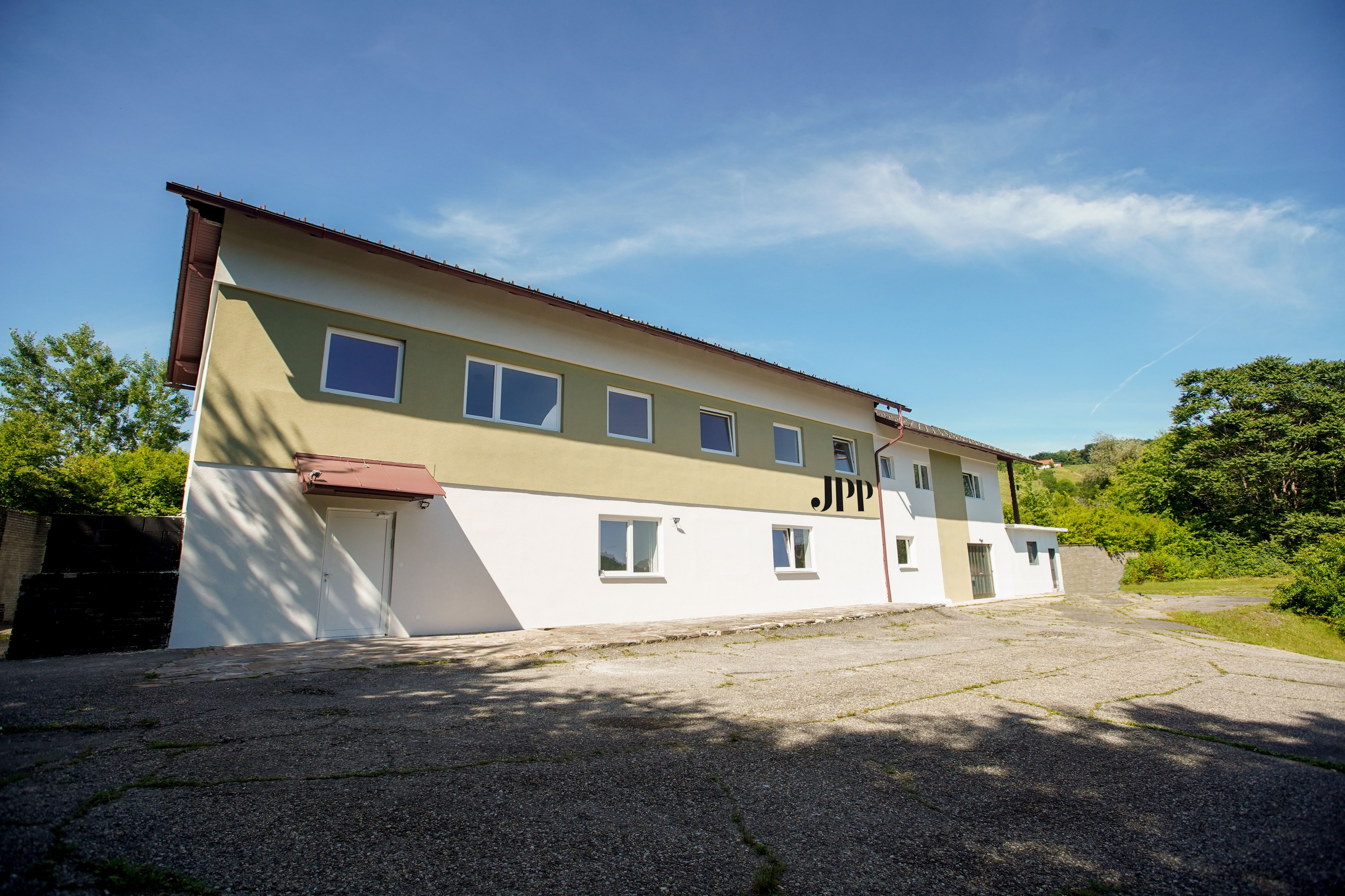 Monteurzimmer: Außenbereich - Arbeiterunterkunft Spielfeld/Straß