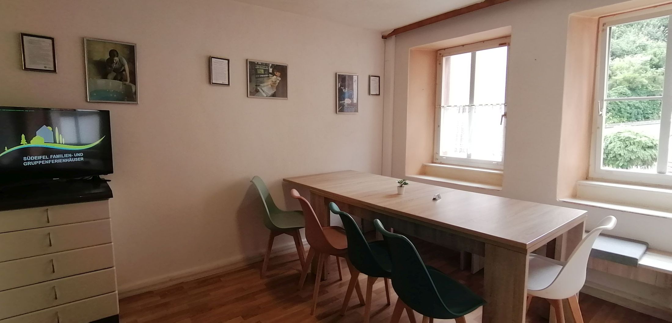 Monteurzimmer: Ferienhaus Zum Burgfried in Neuerburg
