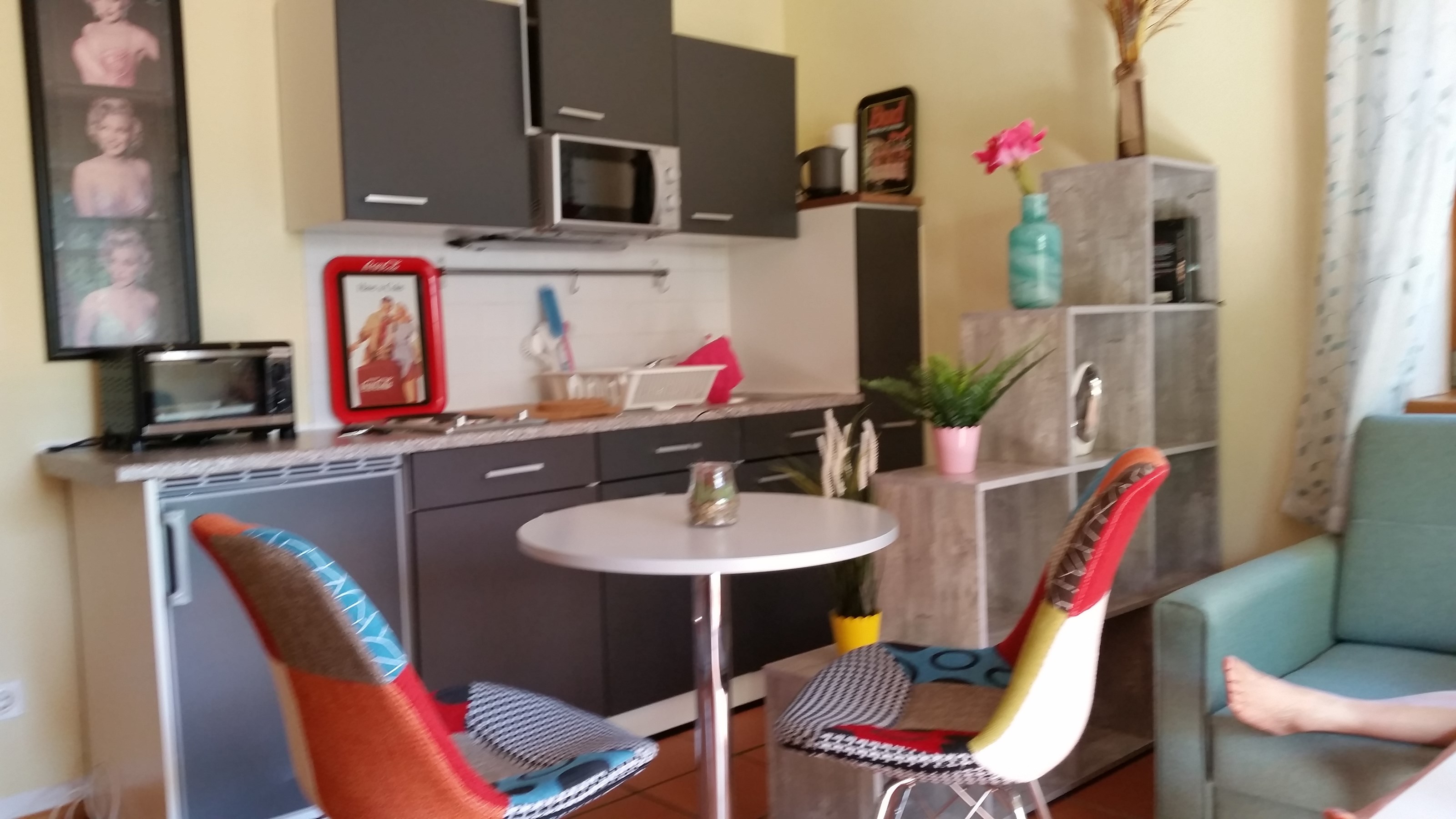 Monteurwohnung - Parkplatz: kostenlose Parkplätze in der Straße - Chiemsee - Monteurunterkunft mit eigener Küche - Horst Erny