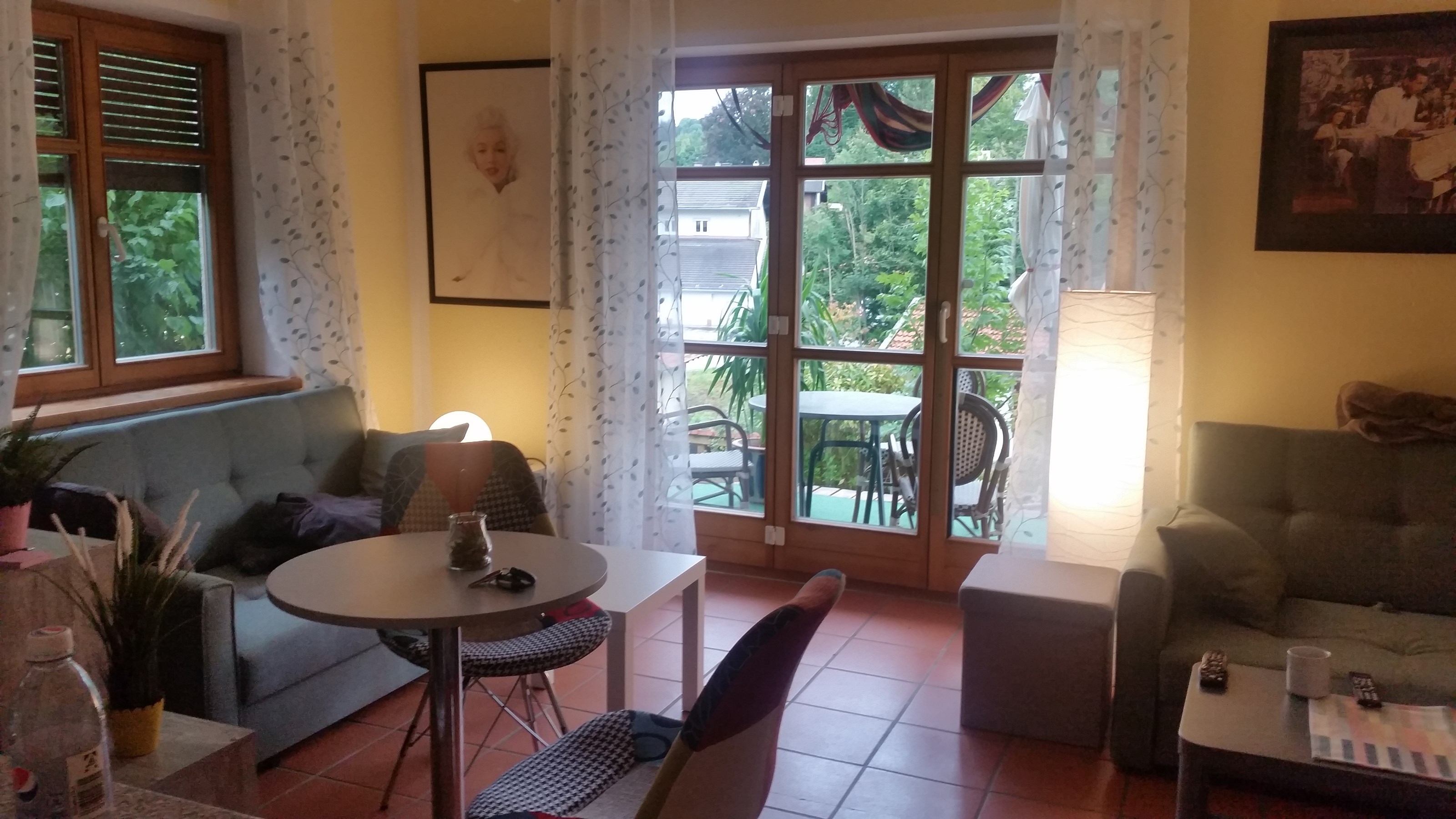 Monteurwohnung - Parkplatz: kostenlose Parkplätze in der Straße - Chiemsee - Zimmer für bis zu 4 Monteure - Horst Erny